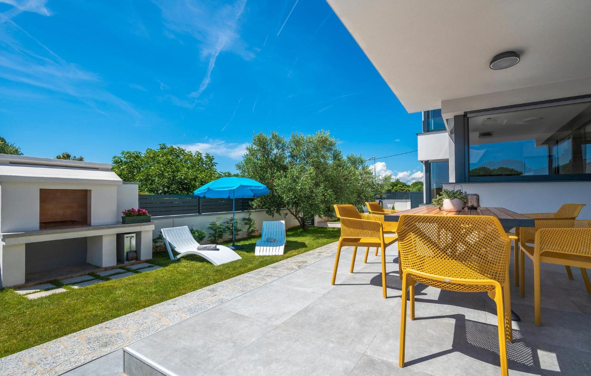 Stunning Home In Valbandon With Wifi