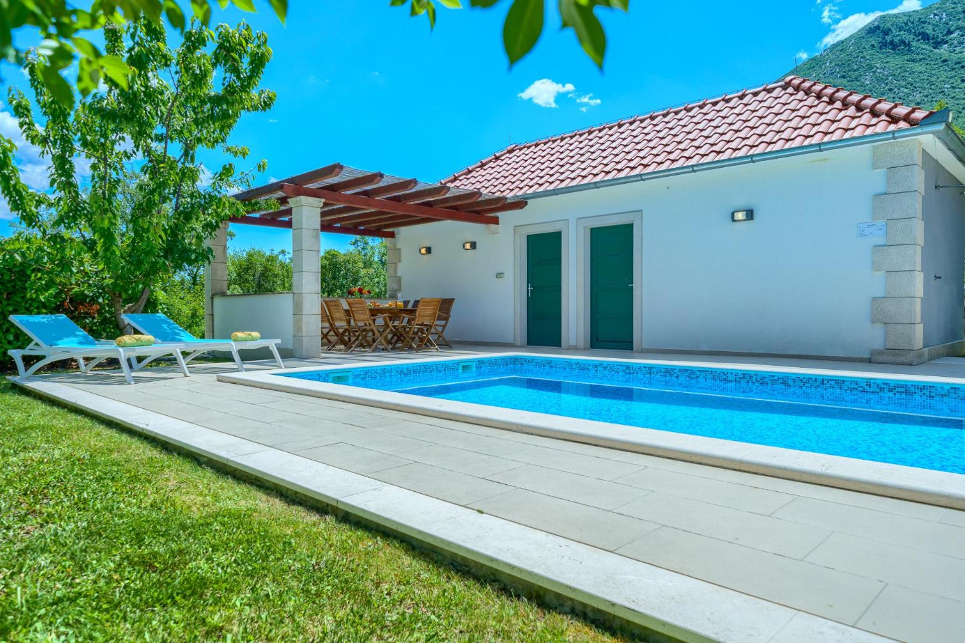Villa Župa - Heated Pool, Tennis & Sports Complex