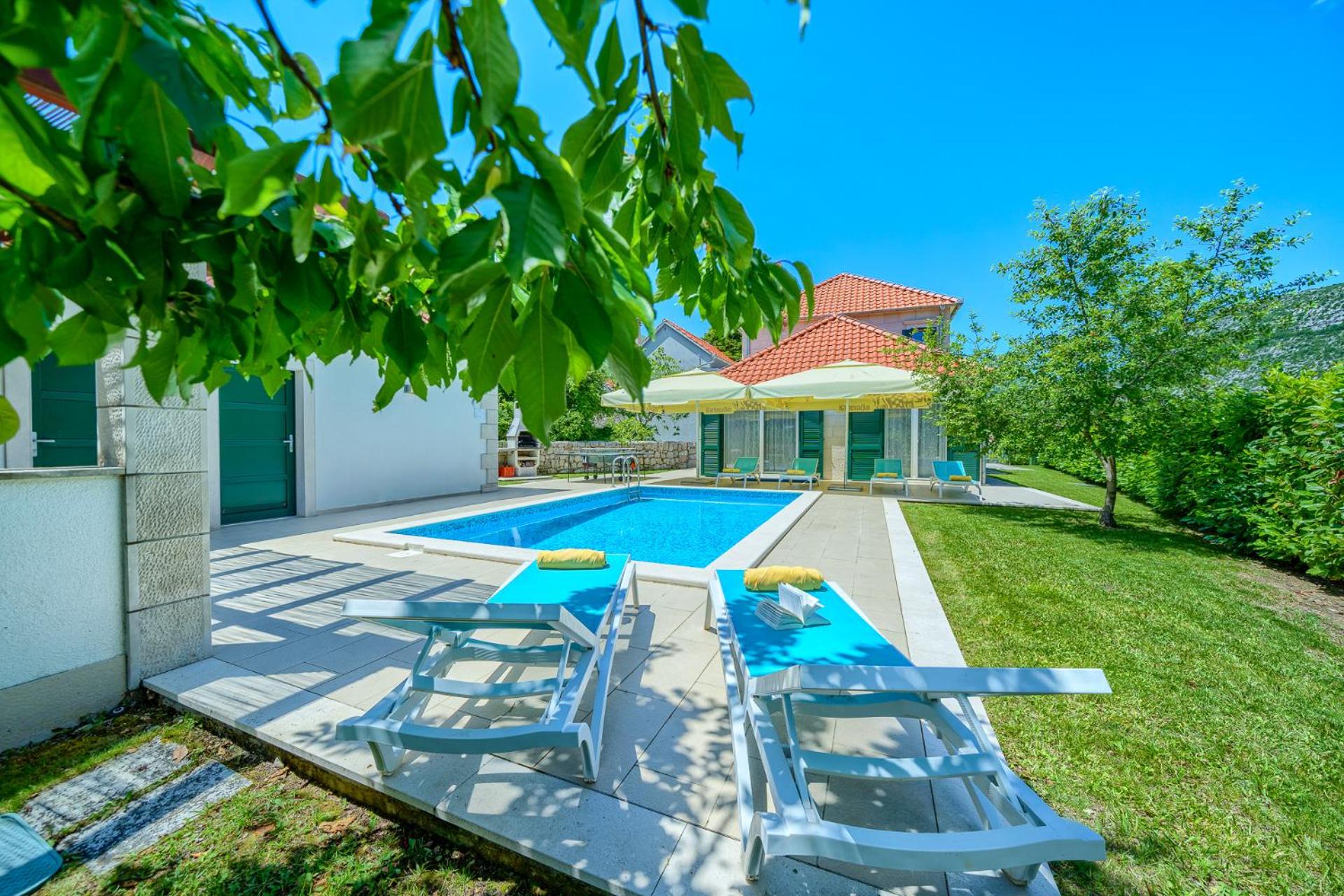 Villa Župa - Heated Pool, Tennis & Sports Complex