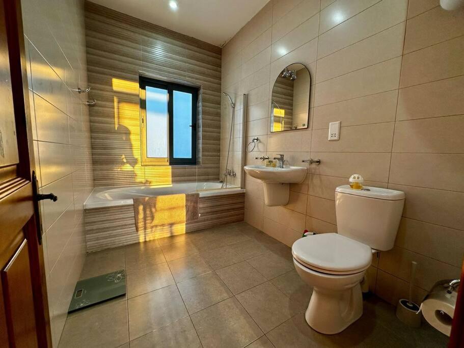 Lovely Penthouse off the Marina view 4