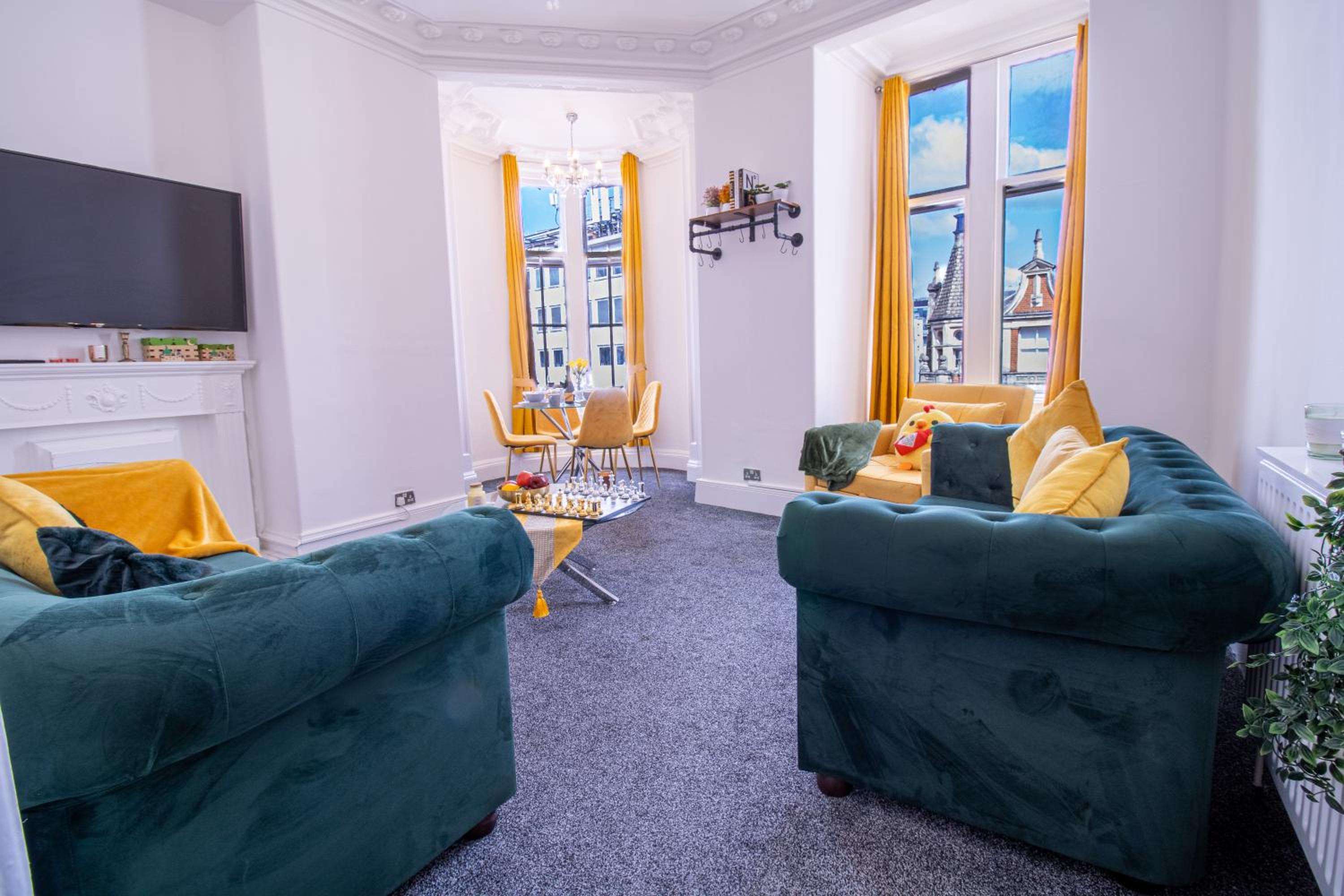 Luxurious Apartments on Oxford Street