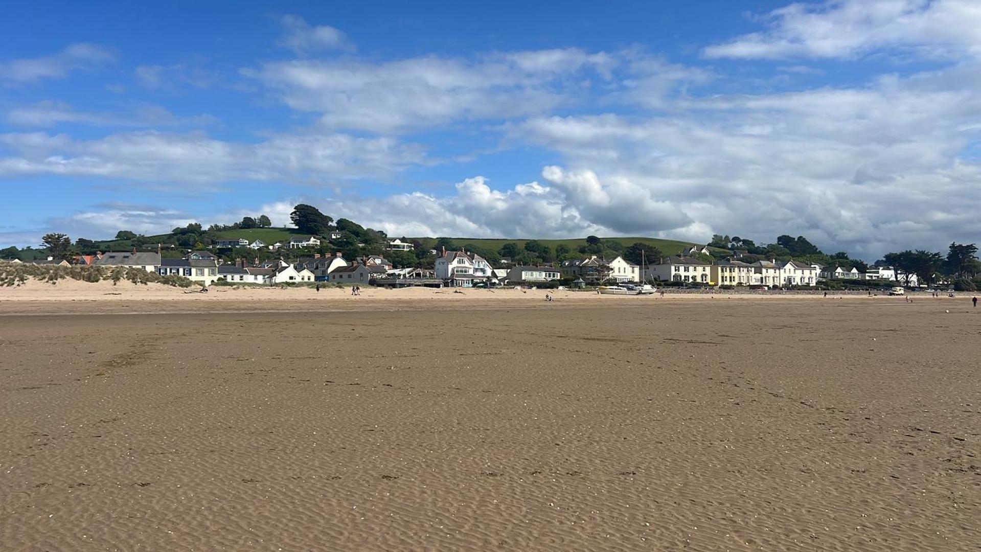 Barnstaple - Apartment- Sleeps 2 - Parking