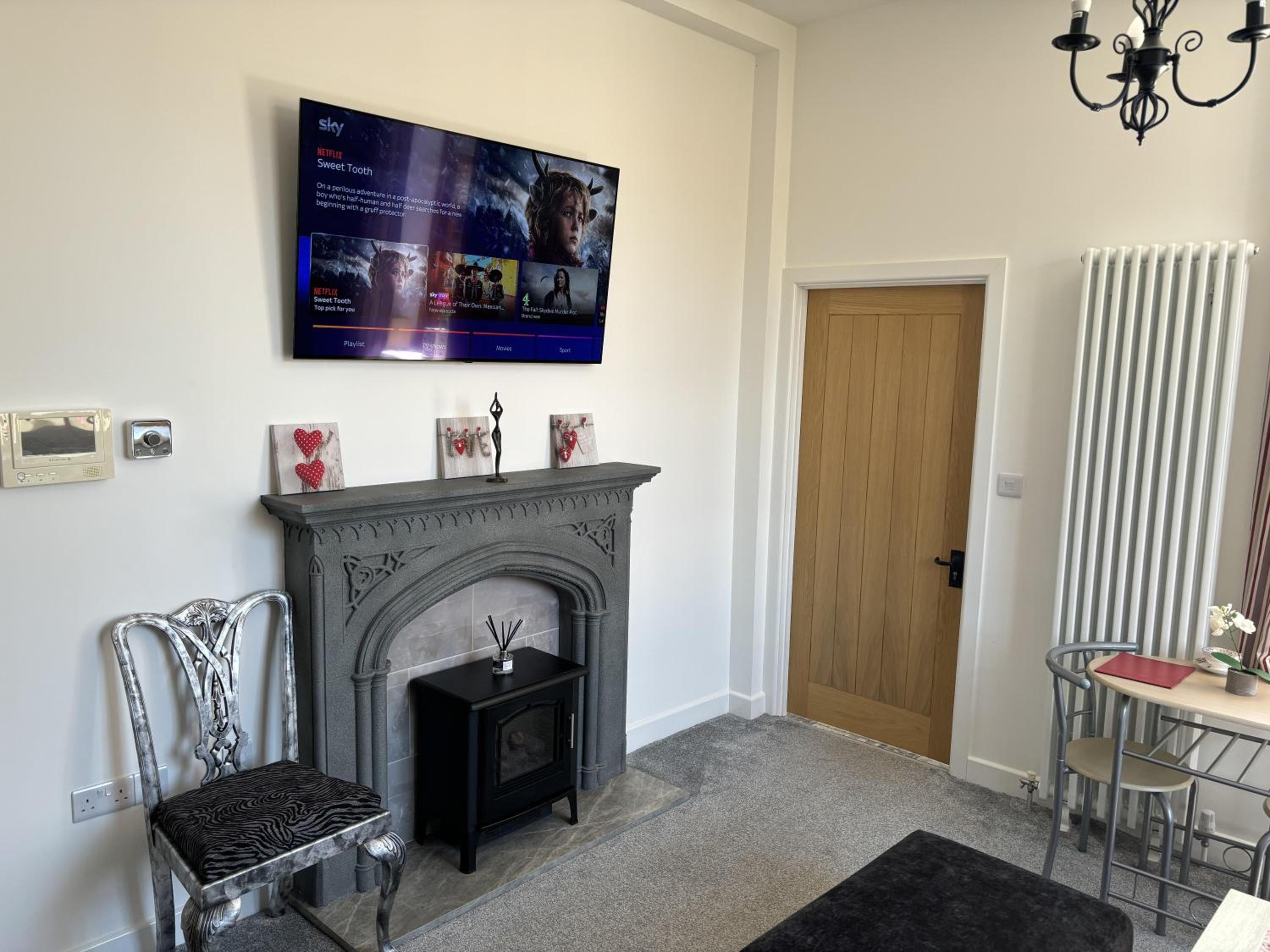 Barnstaple - Apartment- Sleeps 2 - Parking