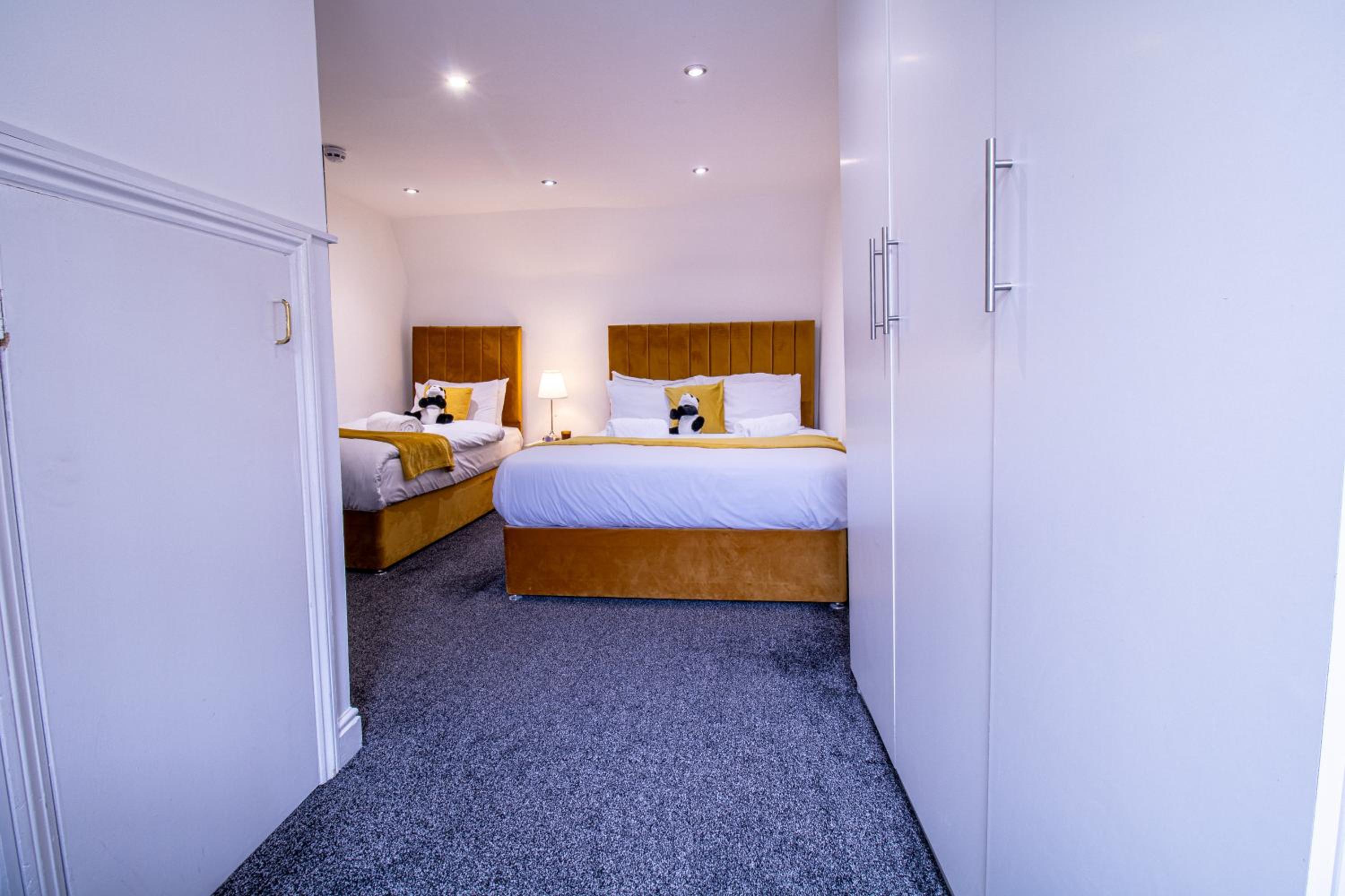 Luxurious Apartments on Oxford Street