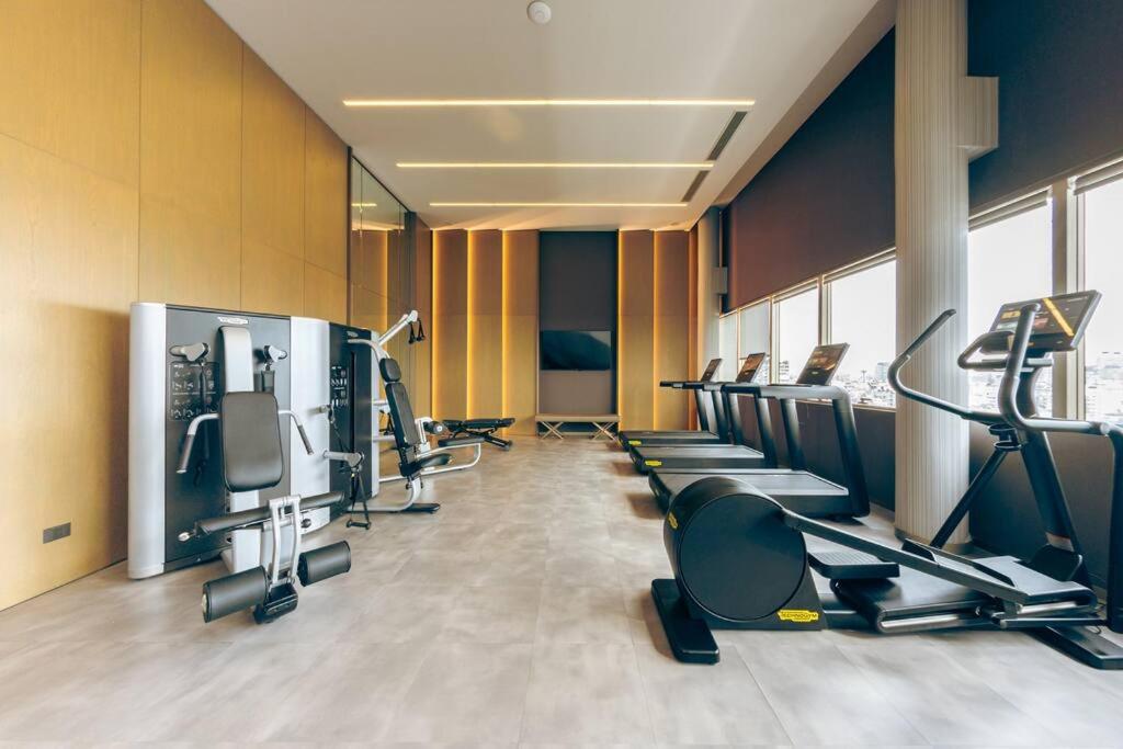 Studio Premium Tower by Armani