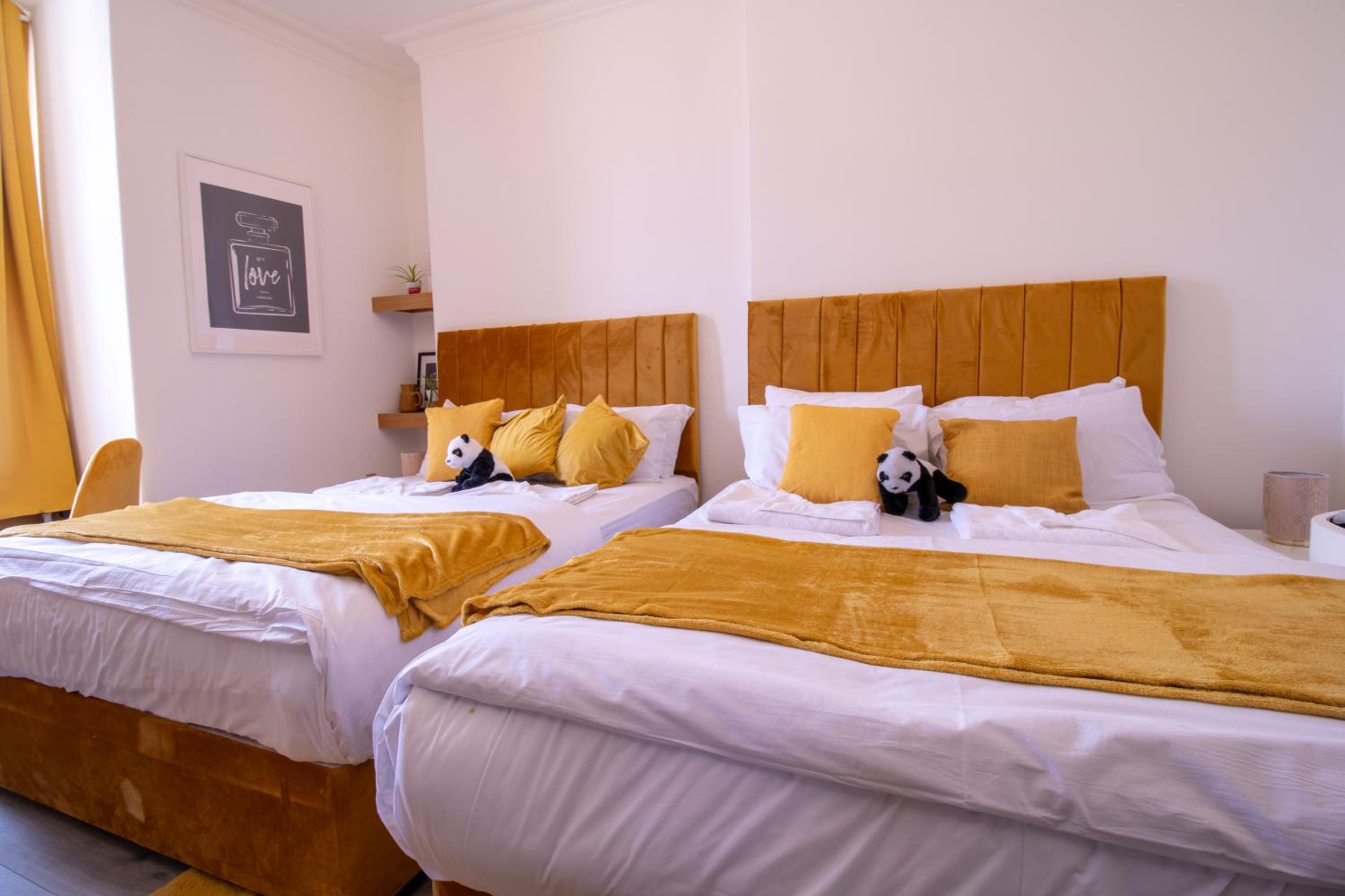 Luxurious Apartments on Oxford Street