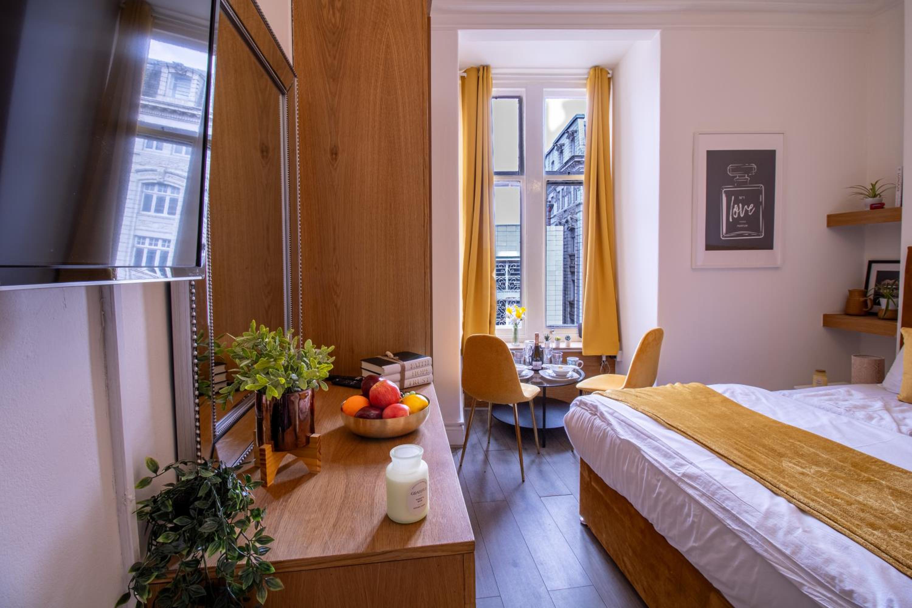 Luxurious Apartments on Oxford Street