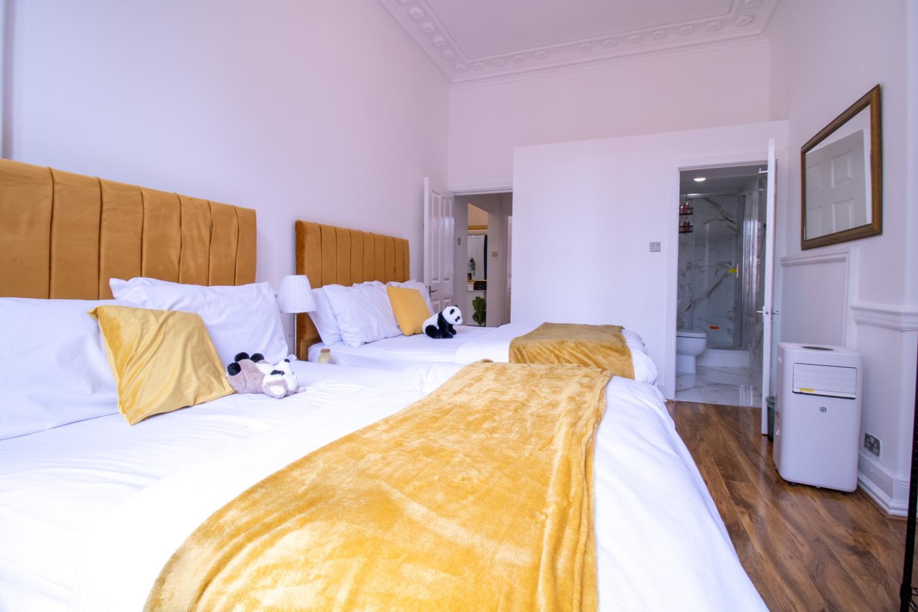 Luxurious Apartments on Oxford Street