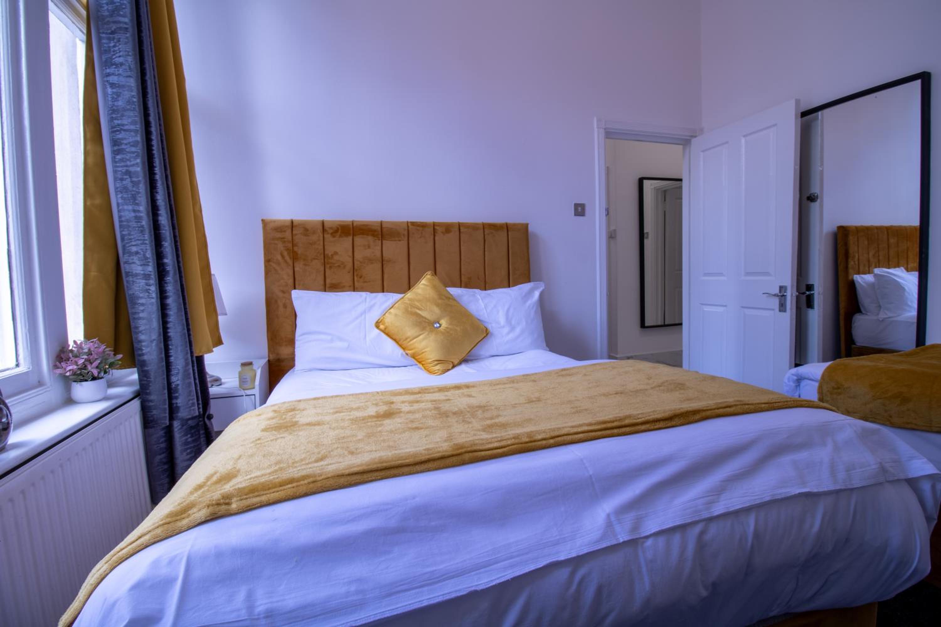 Luxurious Apartments on Oxford Street