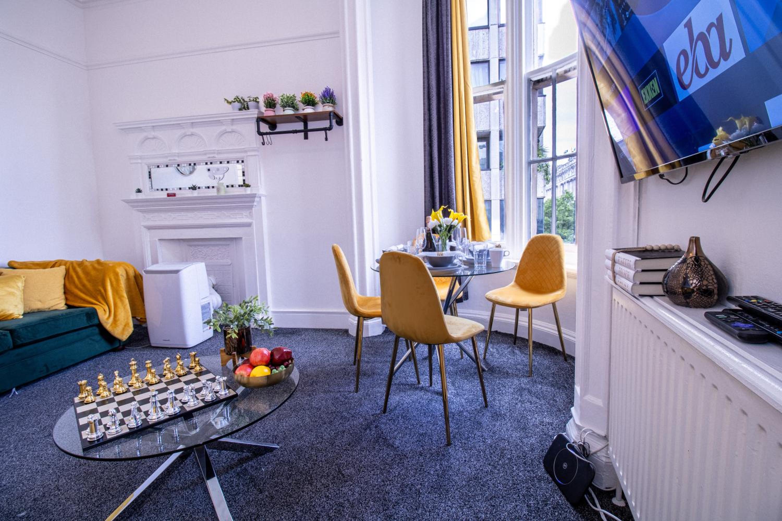 Luxurious Apartments on Oxford Street