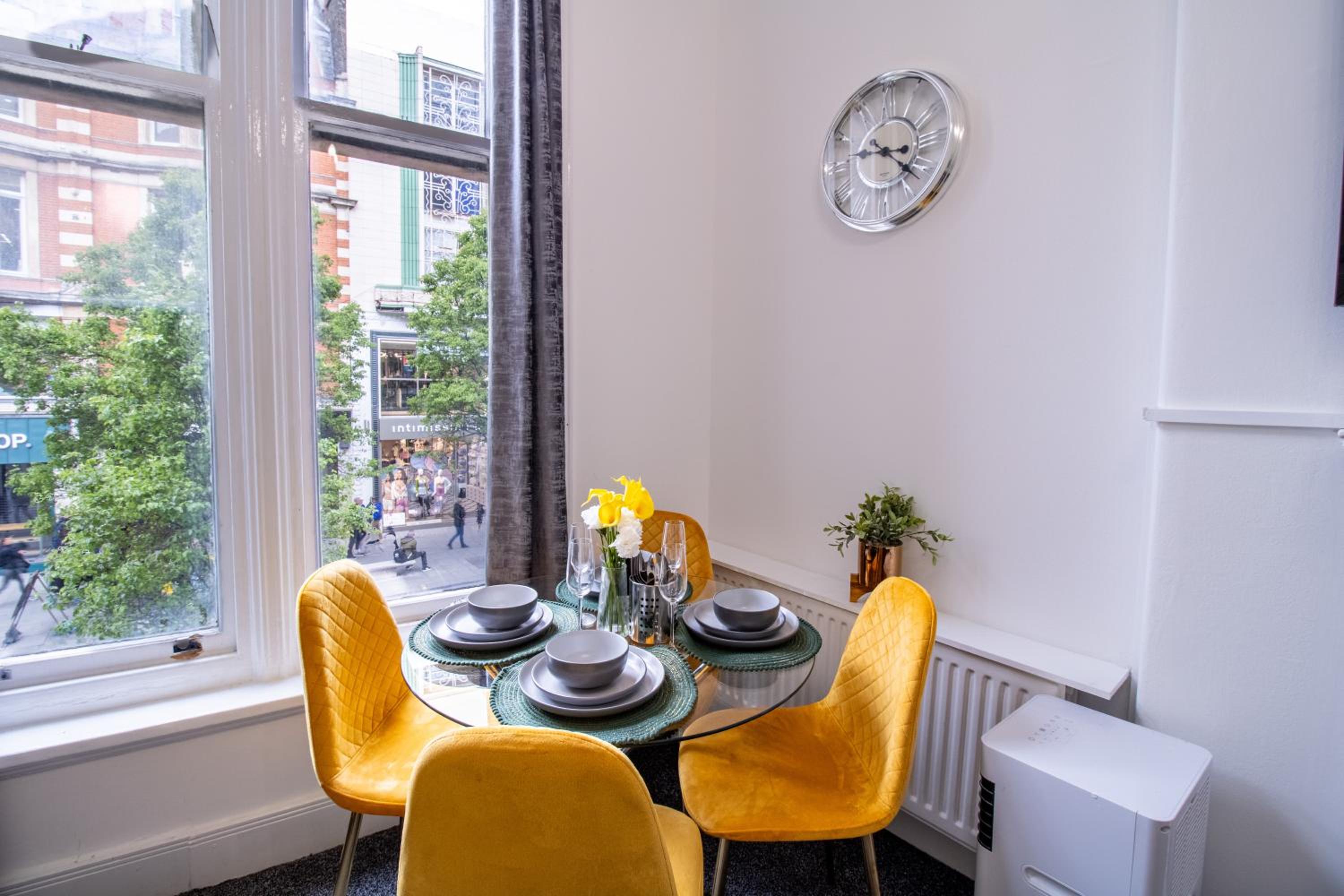 Luxurious Apartments on Oxford Street