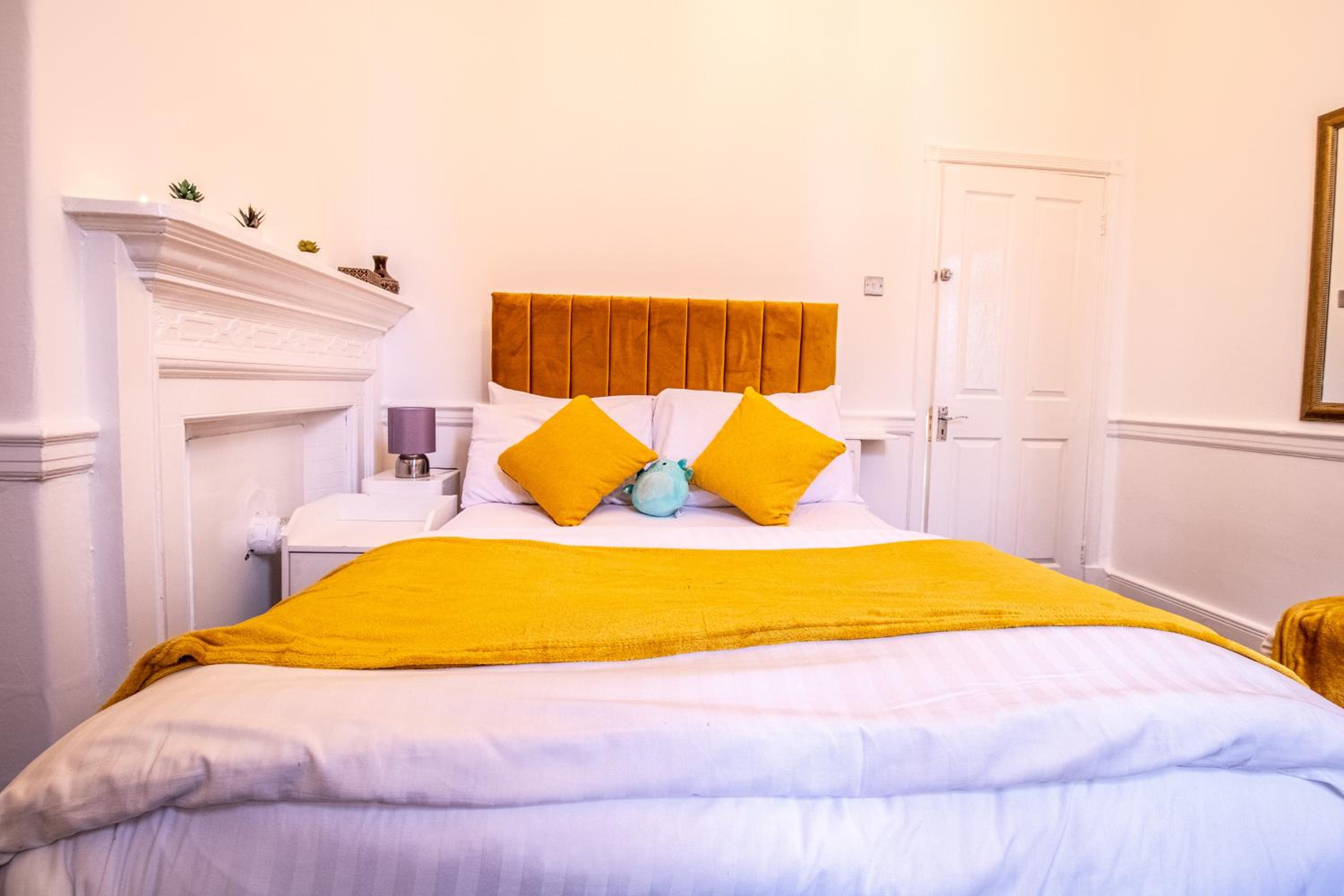 Luxurious Apartments on Oxford Street
