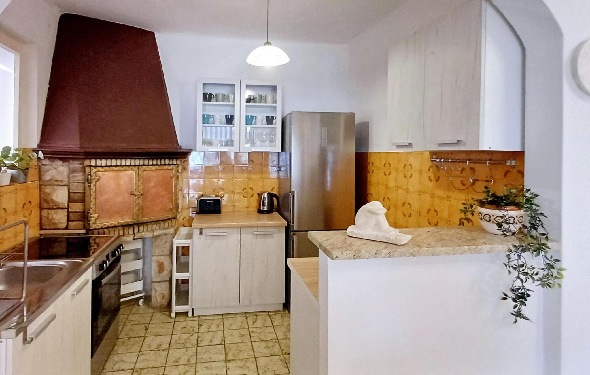 3 Bedroom Lovely Home In Blato