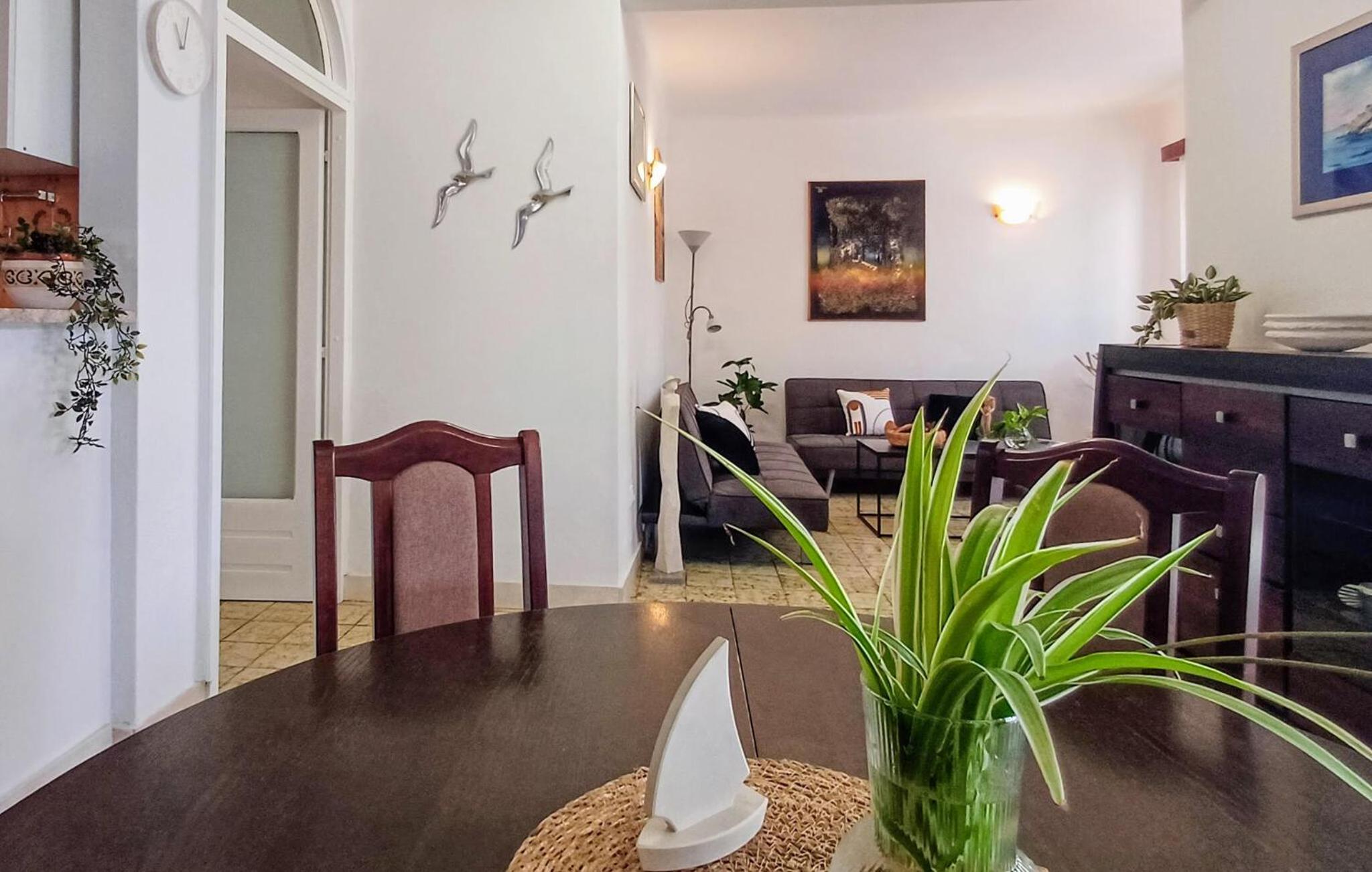 3 Bedroom Lovely Home In Blato
