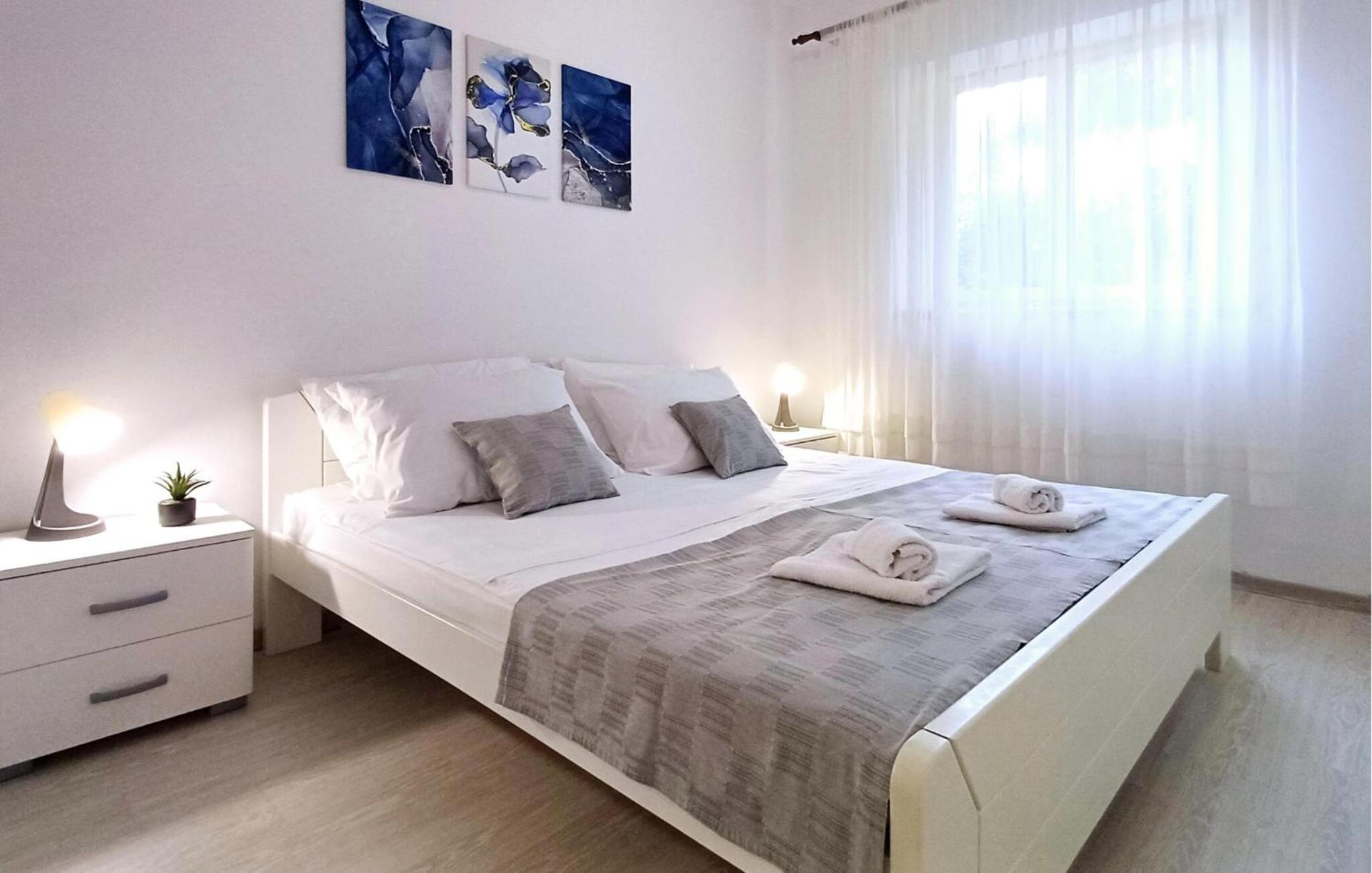 3 Bedroom Lovely Home In Blato