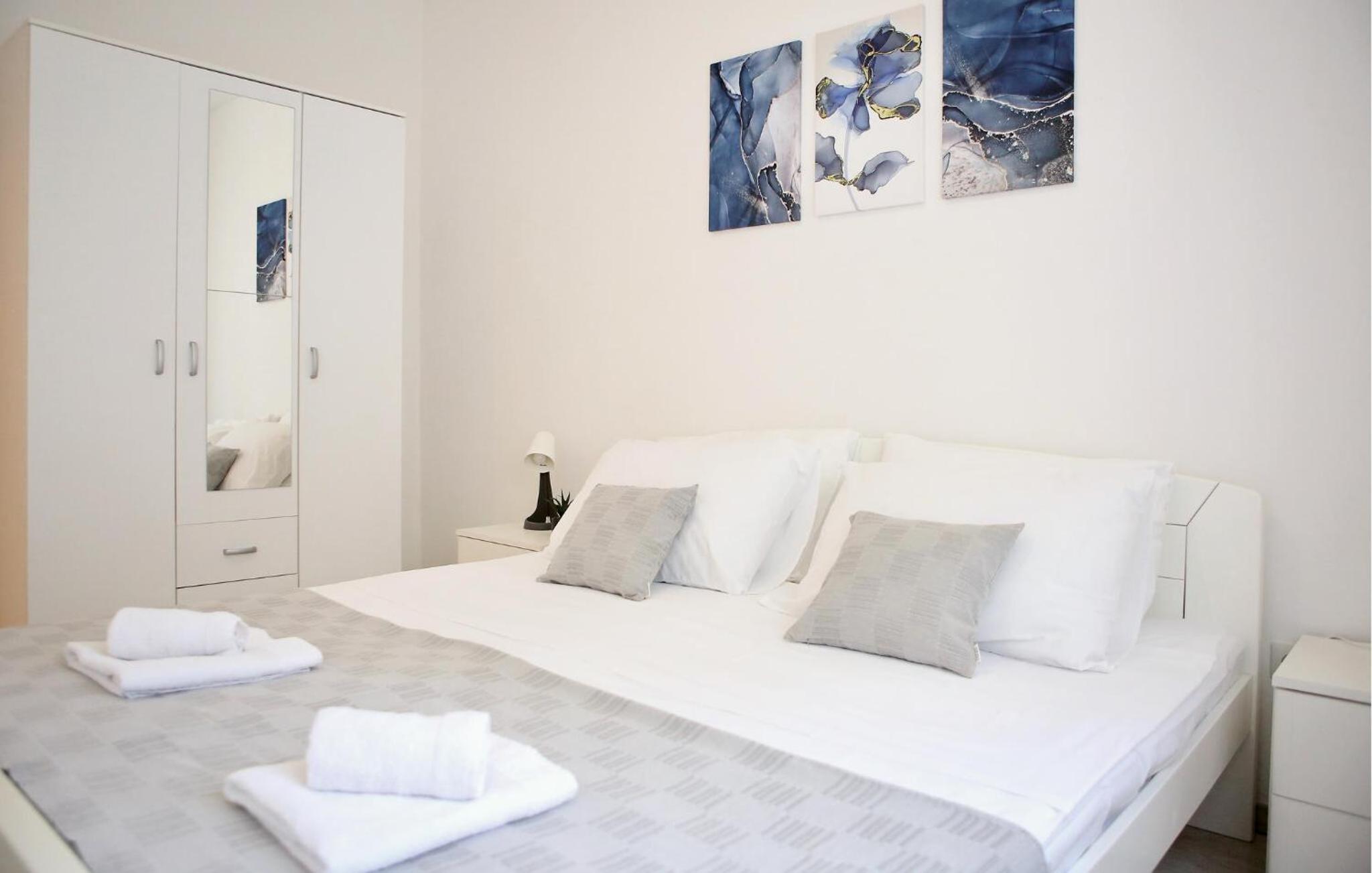 3 Bedroom Lovely Home In Blato