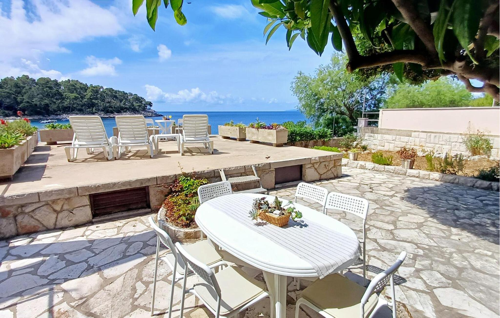 3 Bedroom Lovely Home In Blato