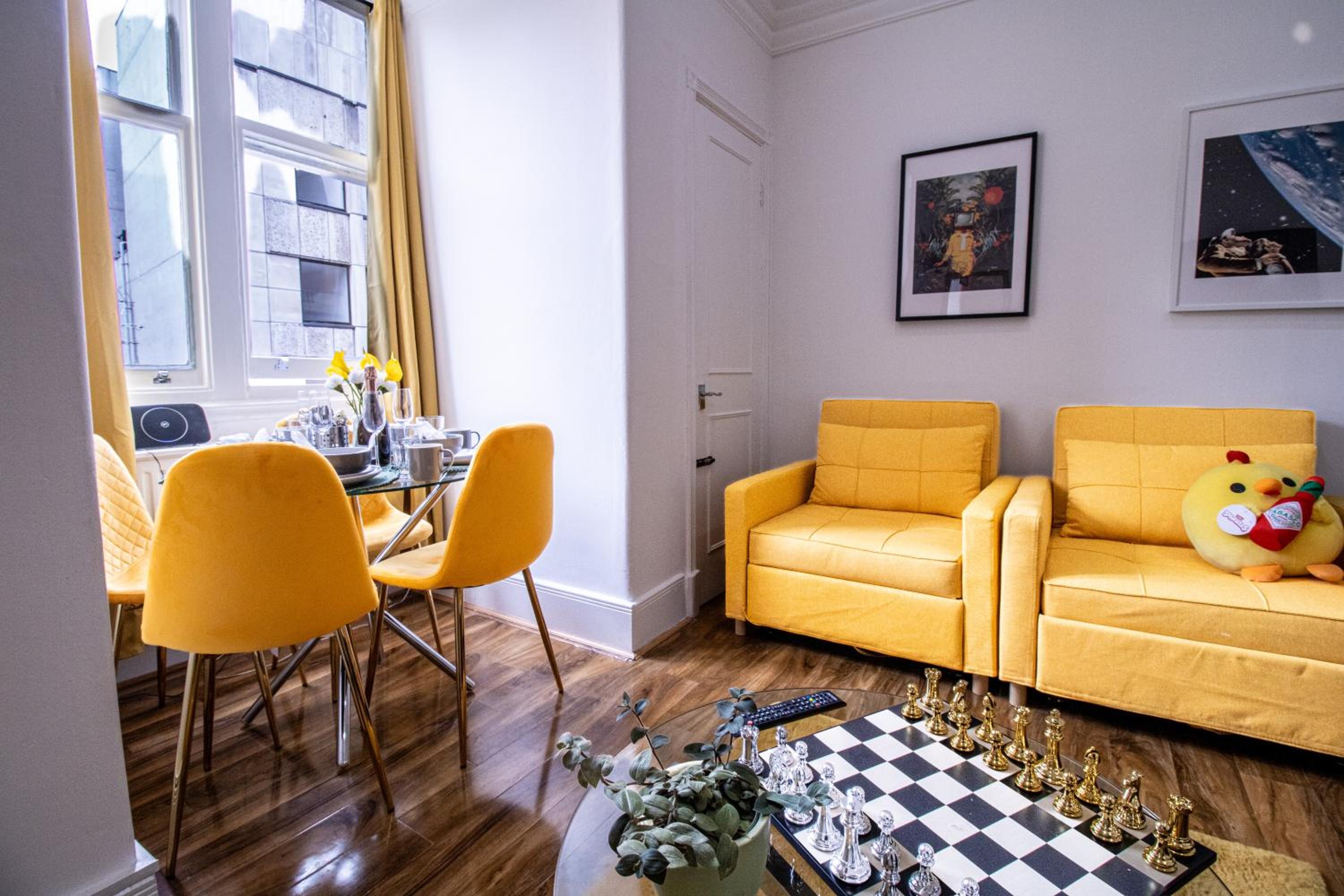 Luxurious Apartments on Oxford Street