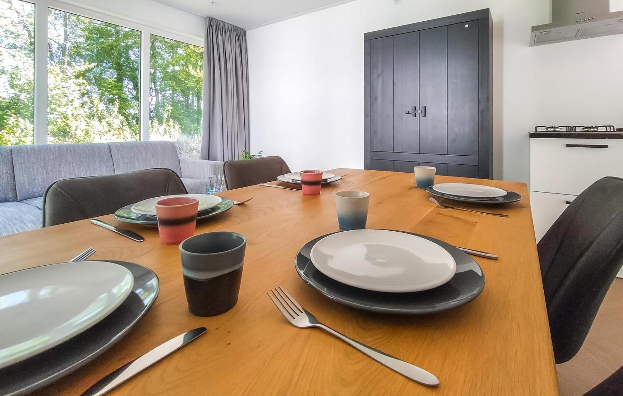 2 Bedroom Gorgeous Home In Heinkenszand