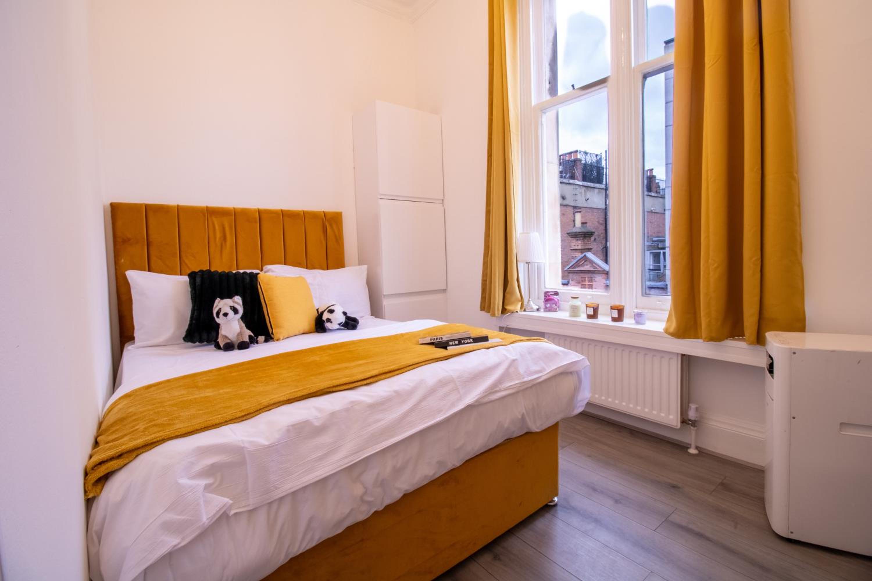 Luxurious Apartments on Oxford Street