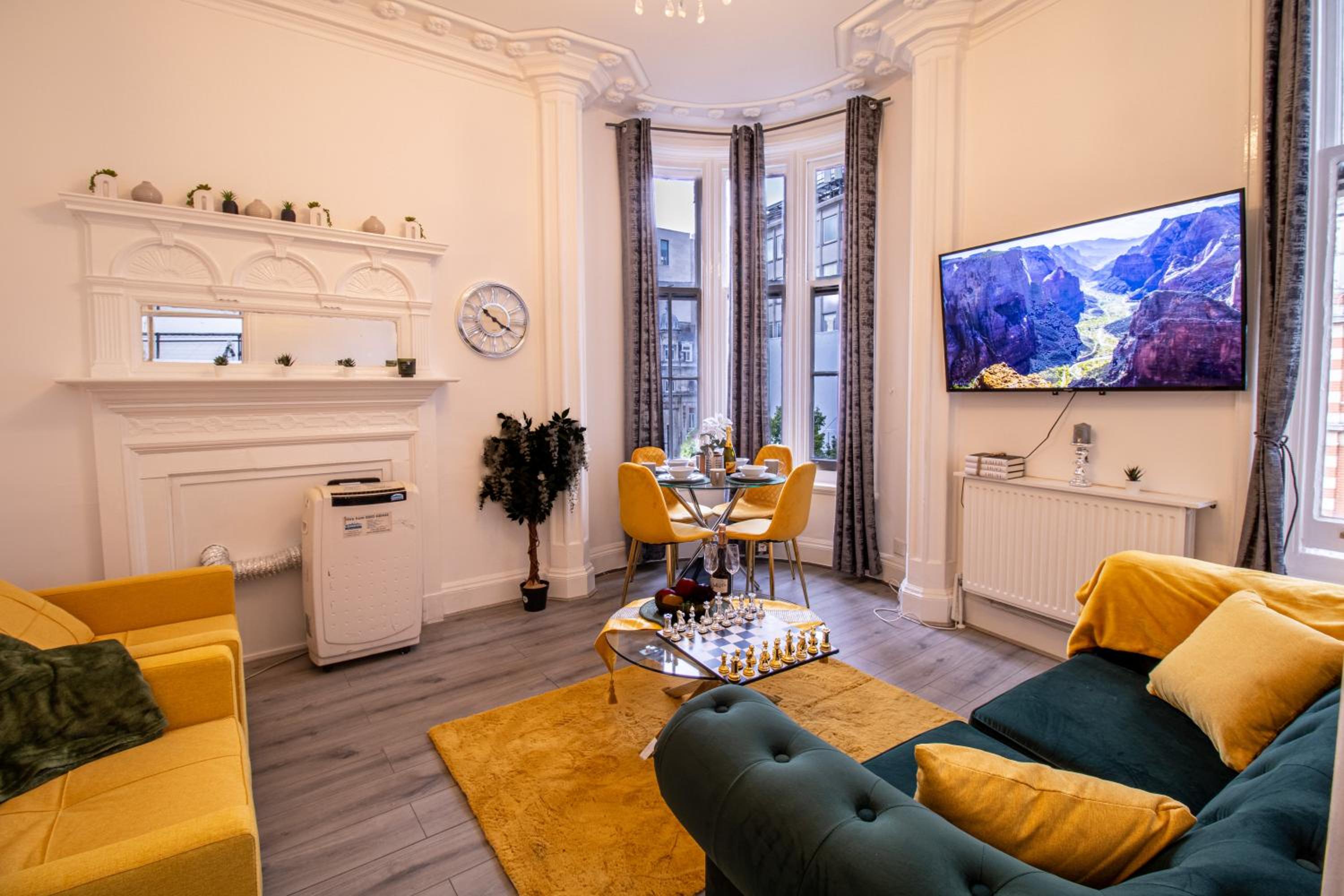 Luxurious Apartments on Oxford Street
