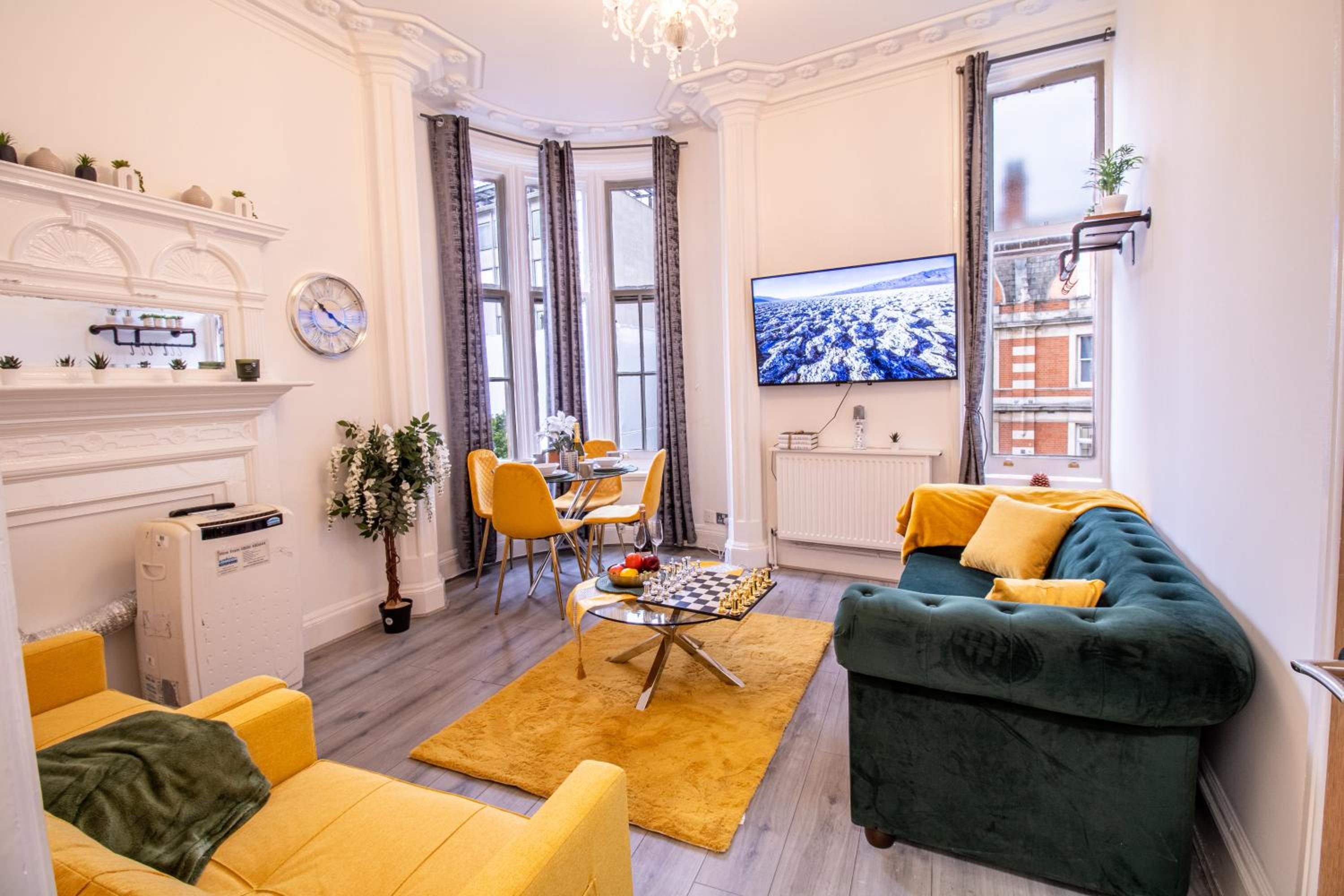 Luxurious Apartments on Oxford Street