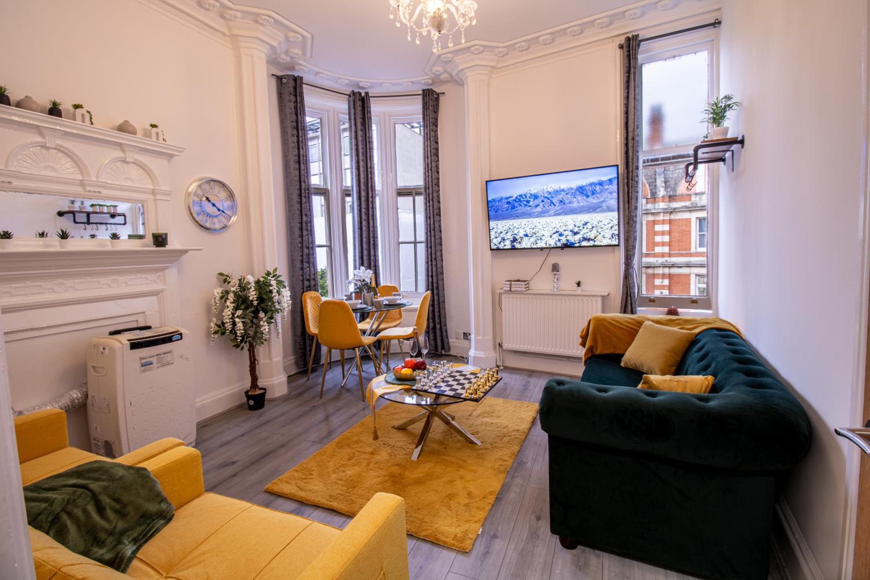 Luxurious Apartments on Oxford Street