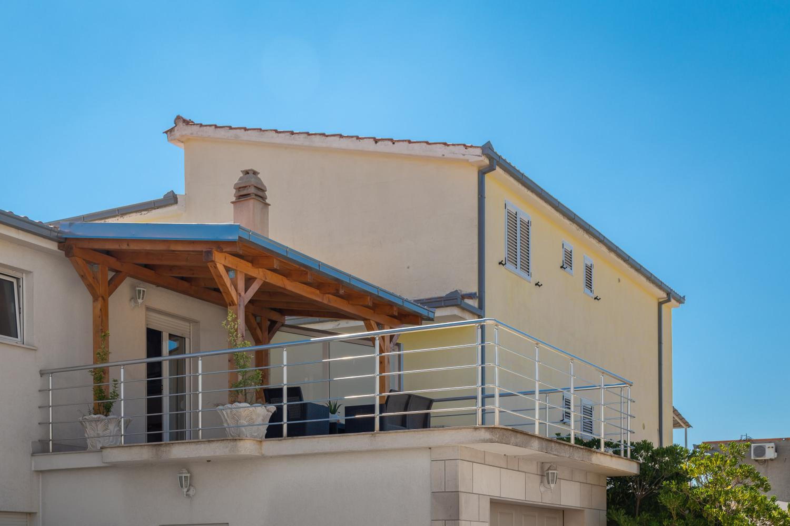Sunshine Holiday Home