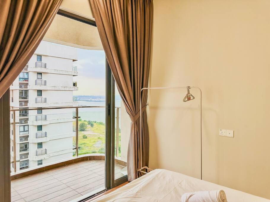 DangaBay Seaview 3BedRoom by WP HOMESTAY