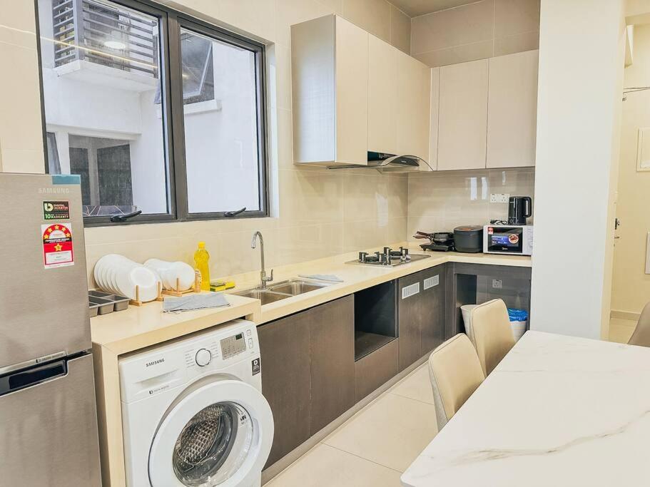 DangaBay Seaview 3BedRoom by WP HOMESTAY