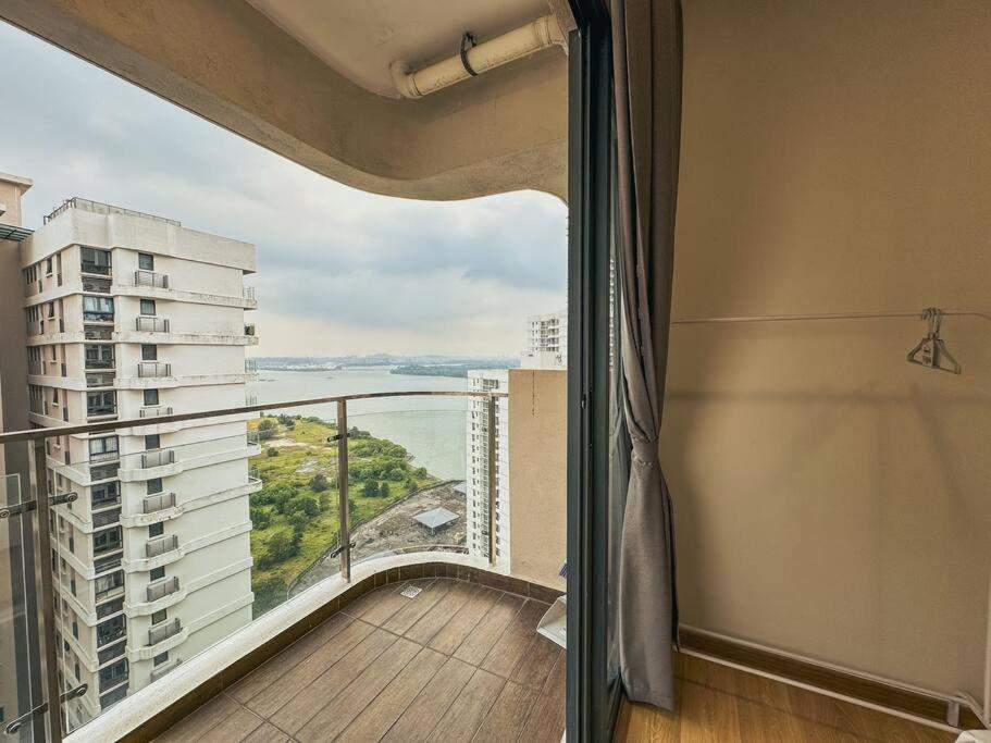 DangaBay Seaview 3BedRoom by WP HOMESTAY