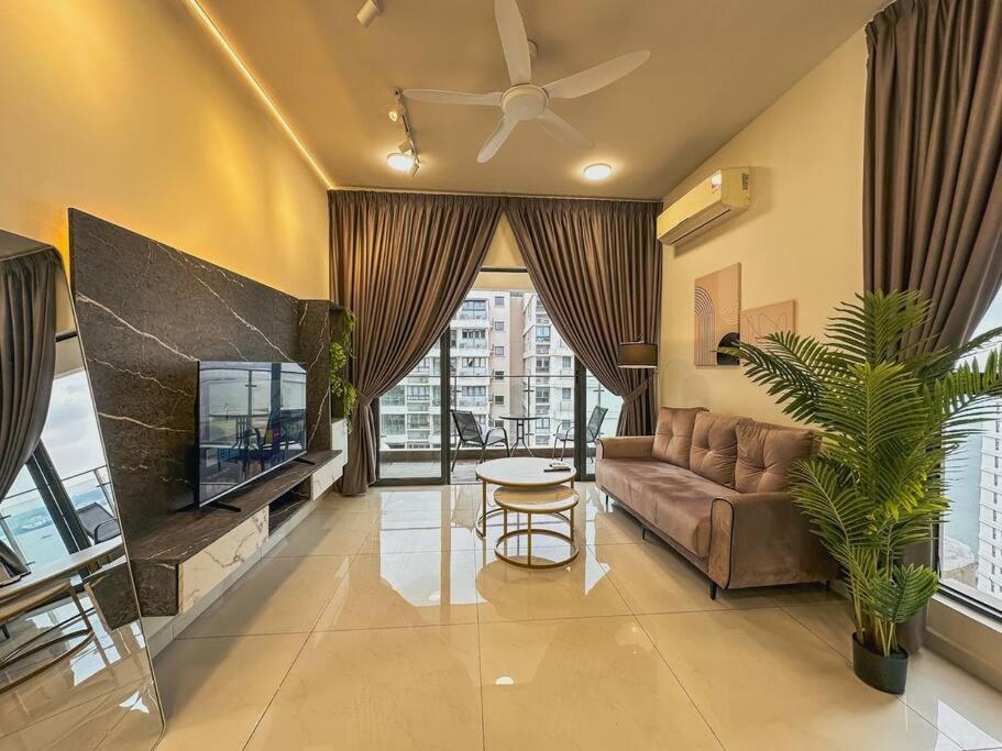 DangaBay Seaview 3BedRoom by WP HOMESTAY