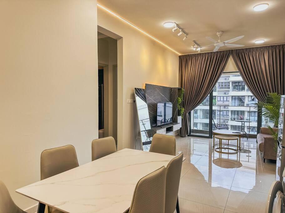 DangaBay Seaview 3BedRoom by WP HOMESTAY
