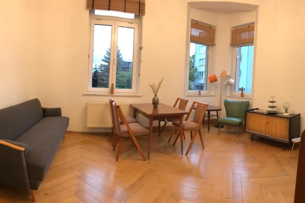 Stylische Mid-Century-Wohnung im Zentrum Plauens
