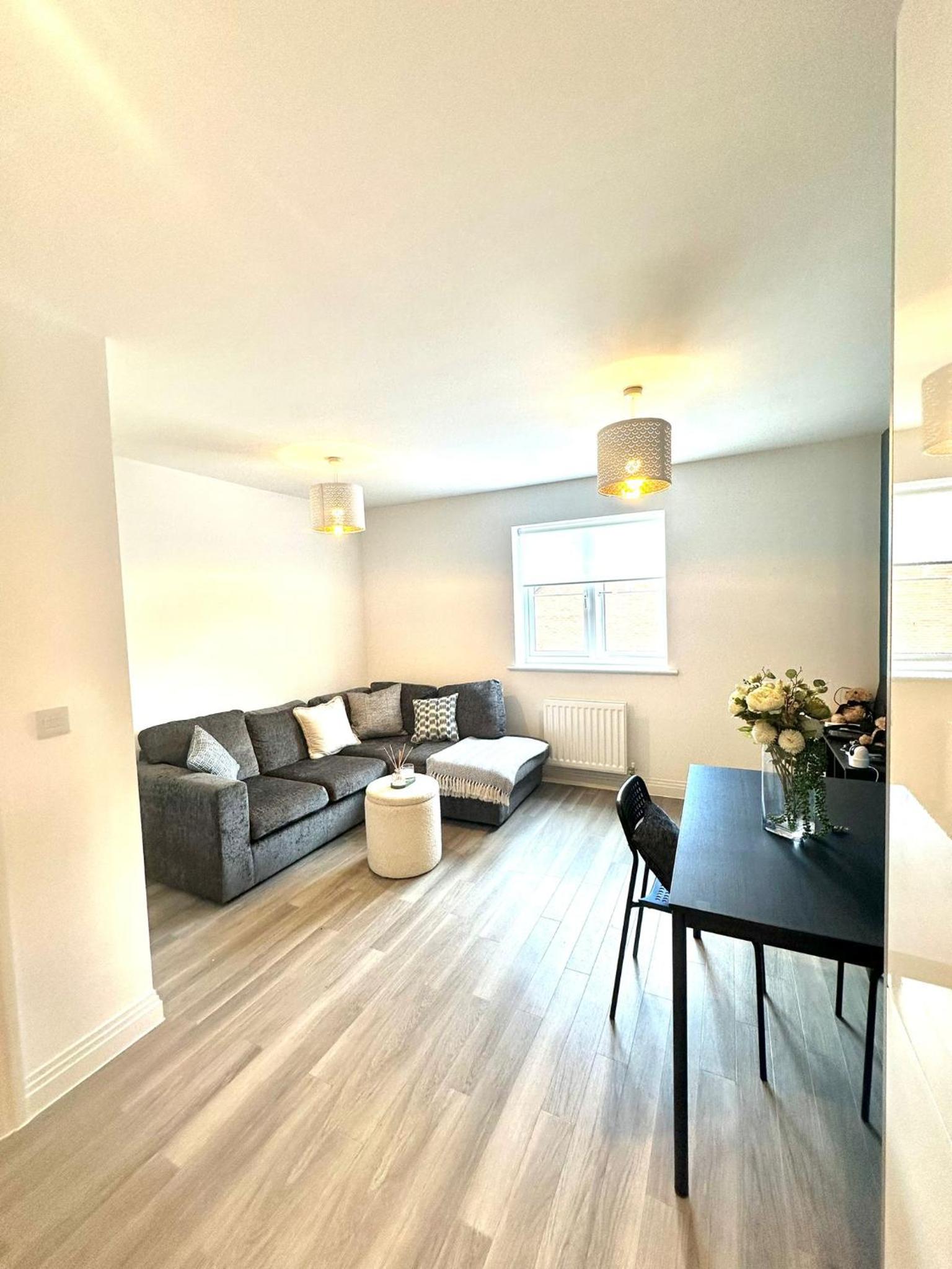 LUX HOME STAYS - BHAM AIRPORT, NEC, JLR and more