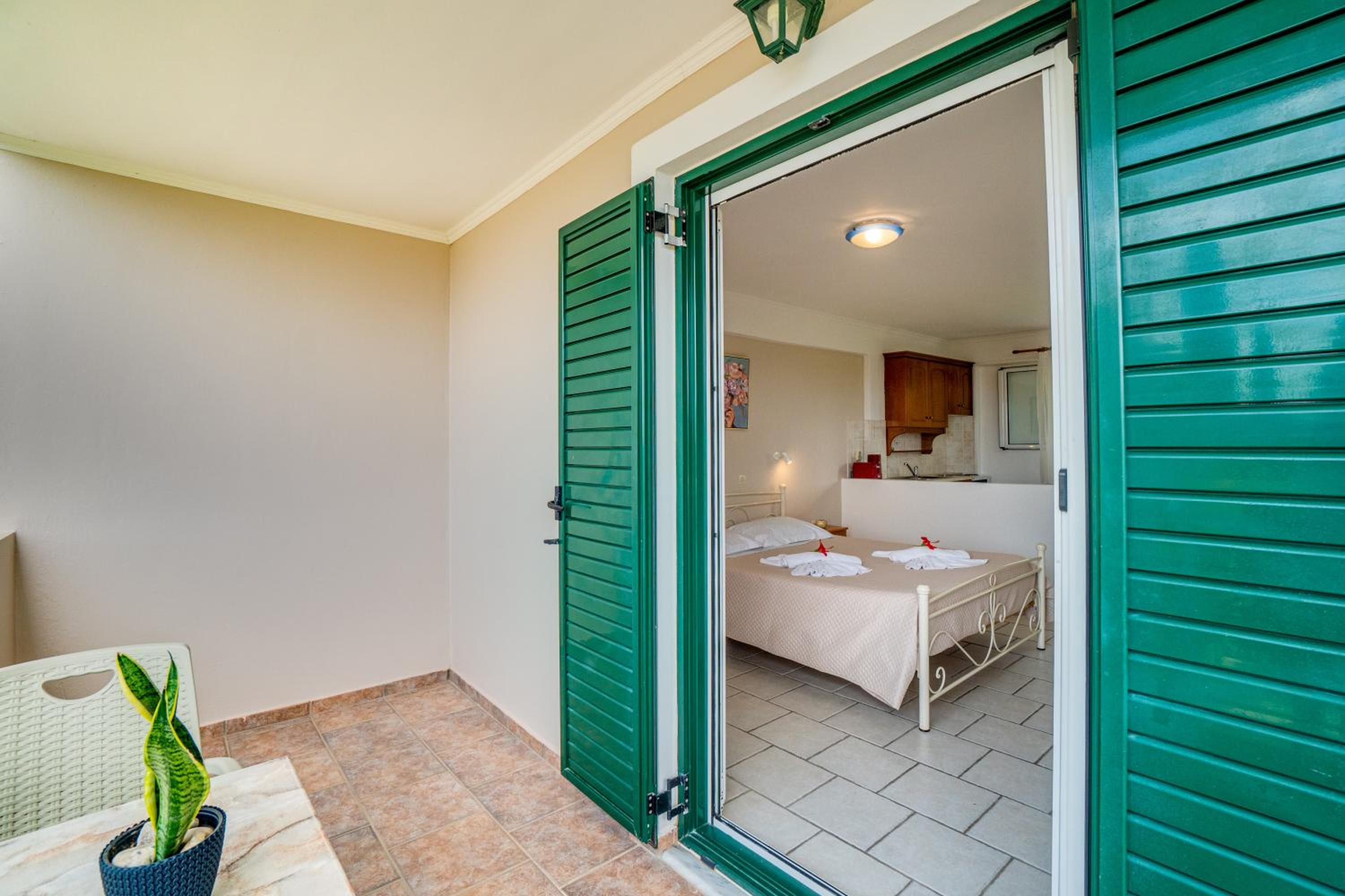 Anna Studio and Maisonettes