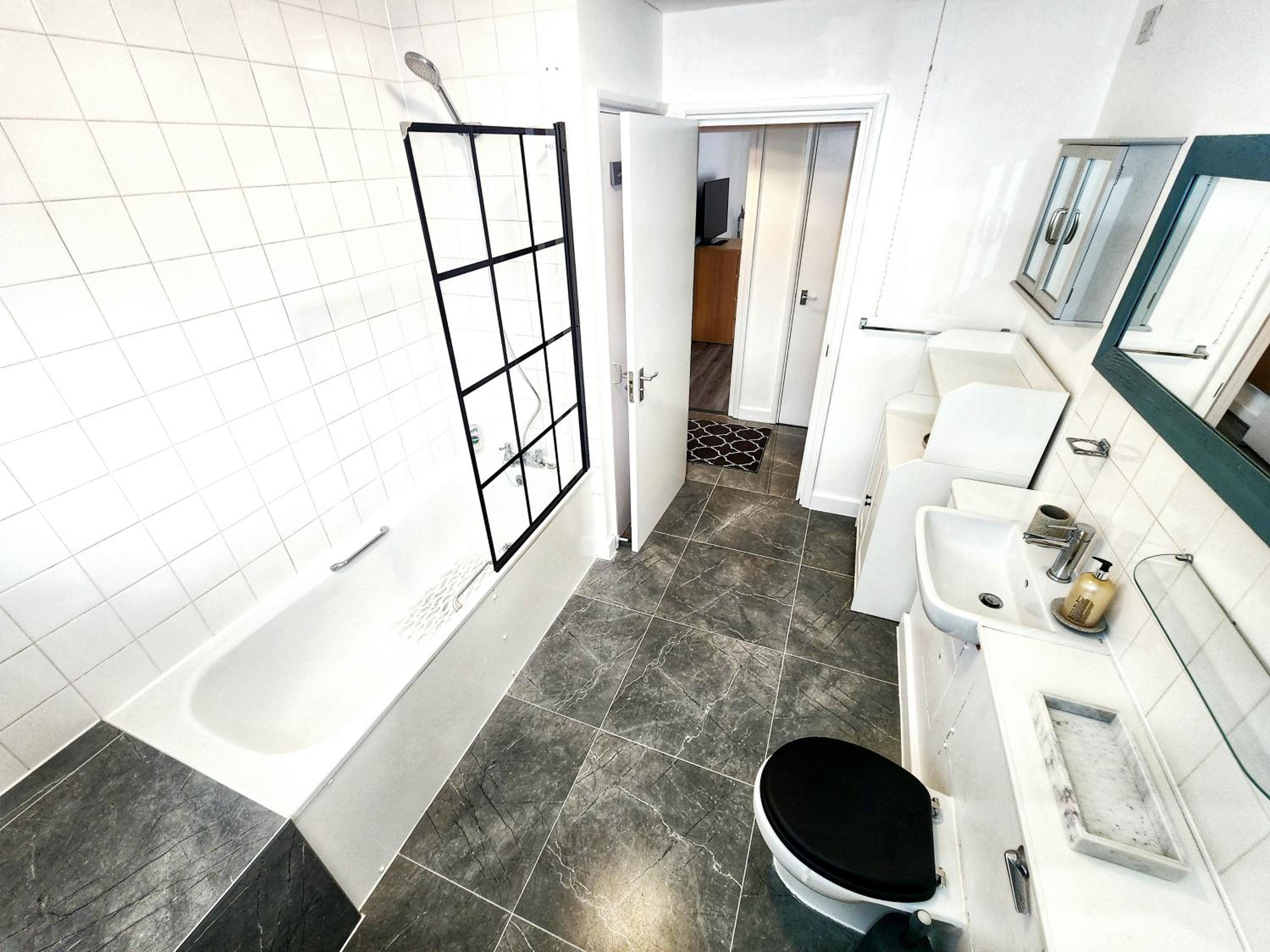 Brand New Flat - Canary Wharf