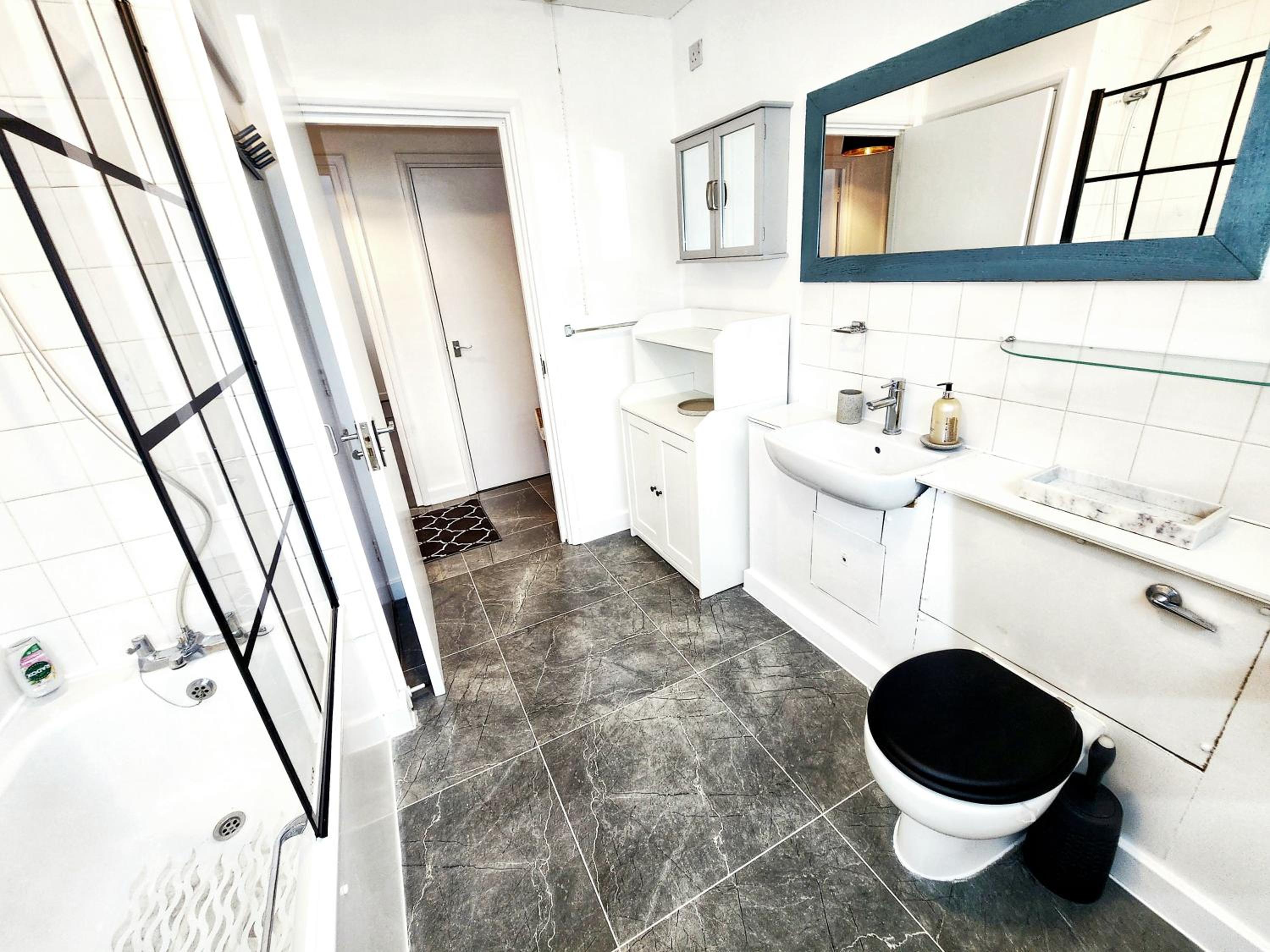 Brand New Flat - Canary Wharf