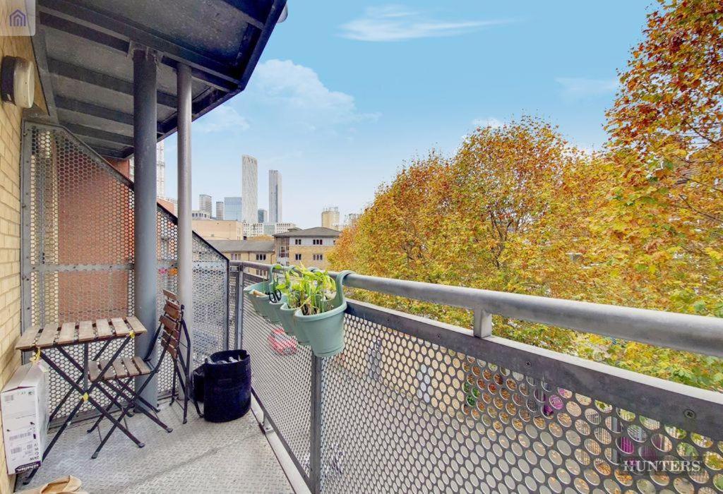 Brand New Flat - Canary Wharf