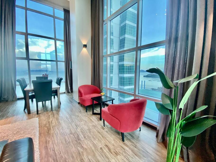 Maritime Suite - 2min drive to Georgetown 18min from airport Seaview Luxury 2BR 2 bathrooms Suites photo 2