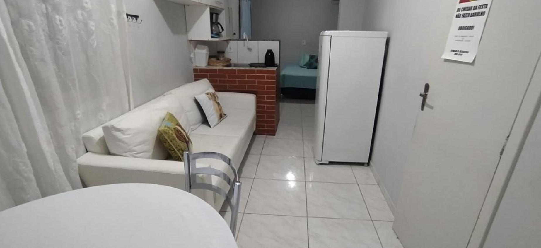 Casa de 2 Pavimentos Inteira com garagem