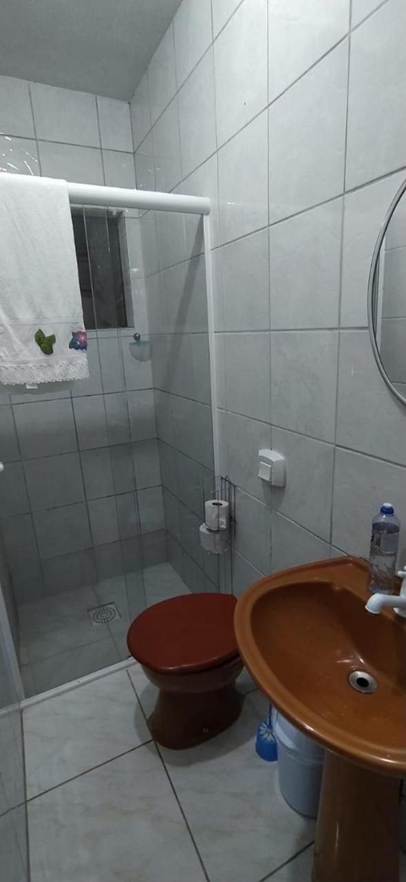 Casa de 2 Pavimentos Inteira com garagem