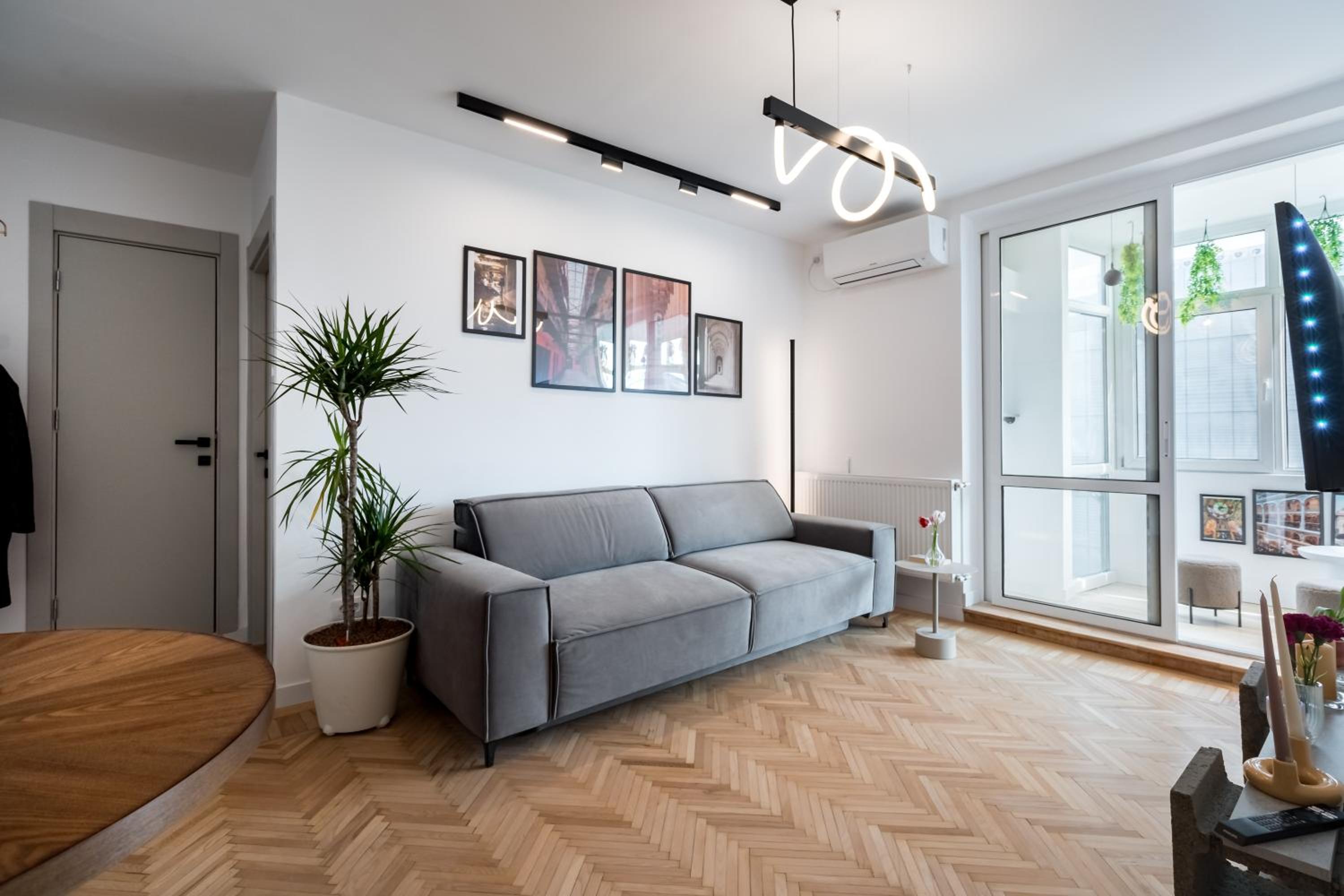 Central Aesthetic Apartment view 2
