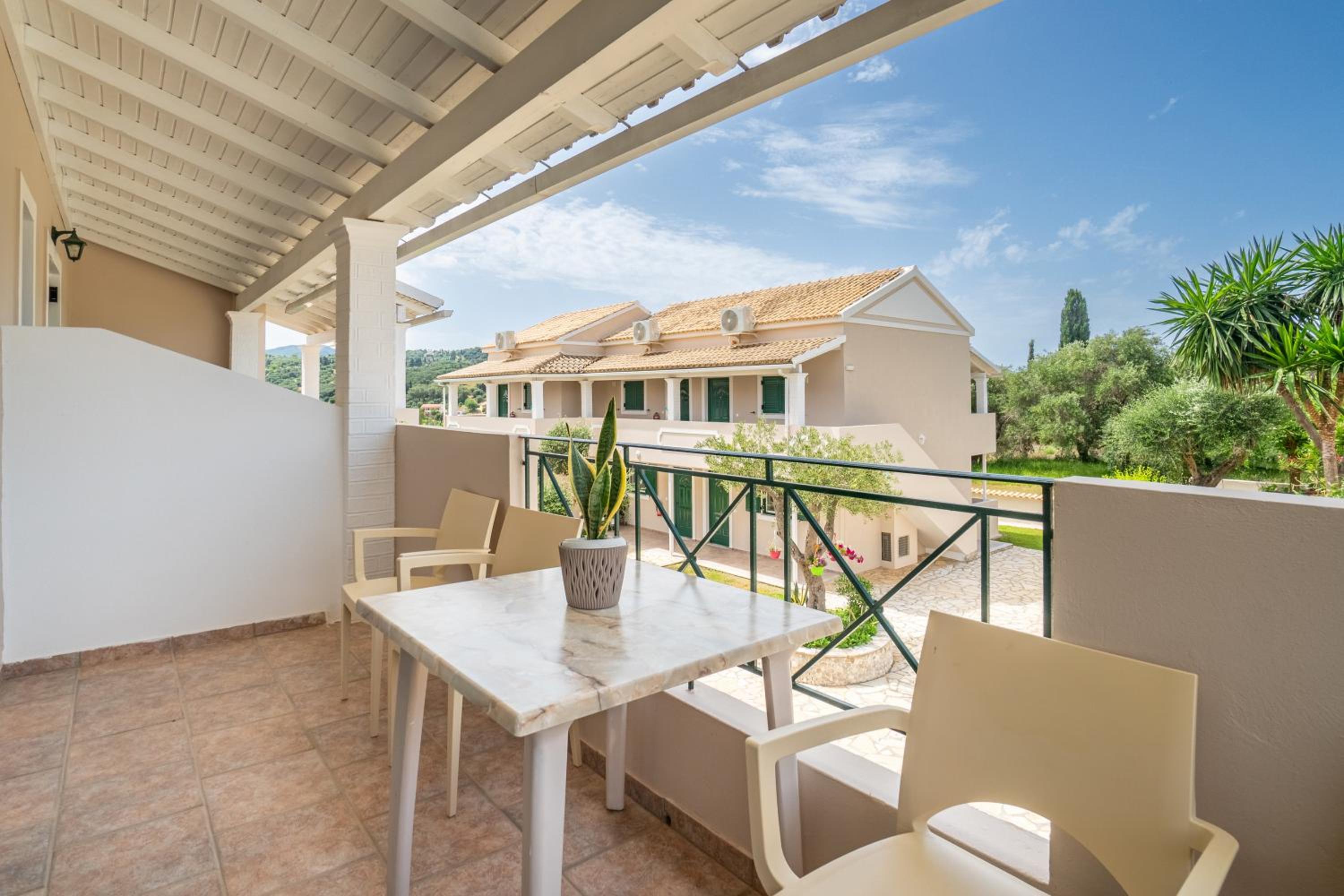 Anna Studio and Maisonettes