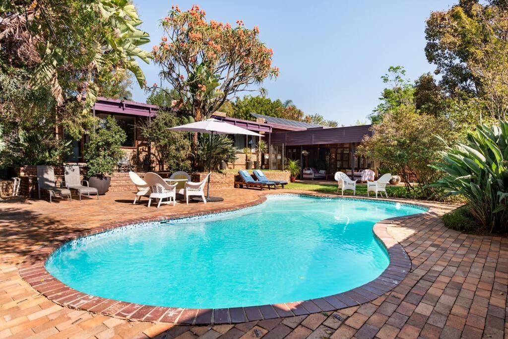 Johannesburg Vacations - April Villa Back-up power Luxury serviced villa Sandton CBD - Property Image 5