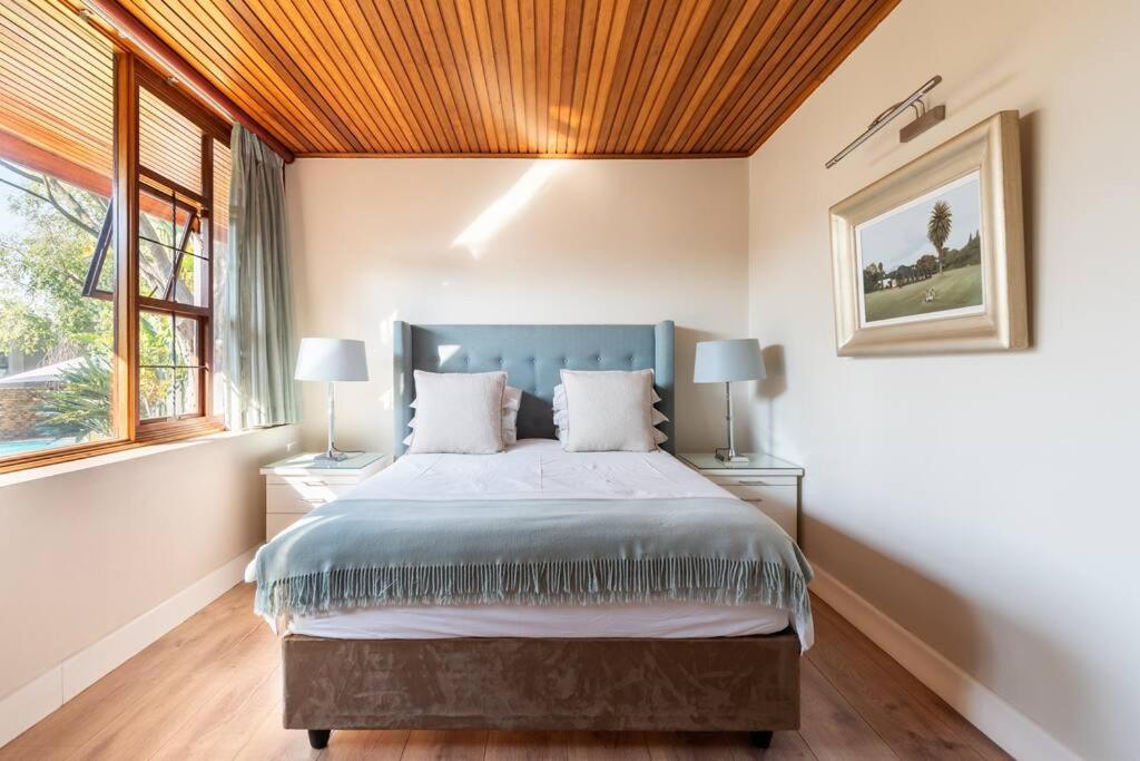 Johannesburg Vacations - April Villa Back-up power Luxury serviced villa Sandton CBD - Property Image 8