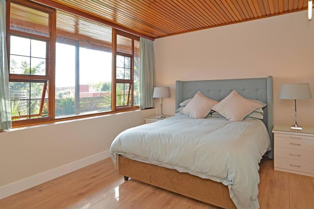 Johannesburg Vacations - April Villa Back-up power Luxury serviced villa Sandton CBD - Property Image 17