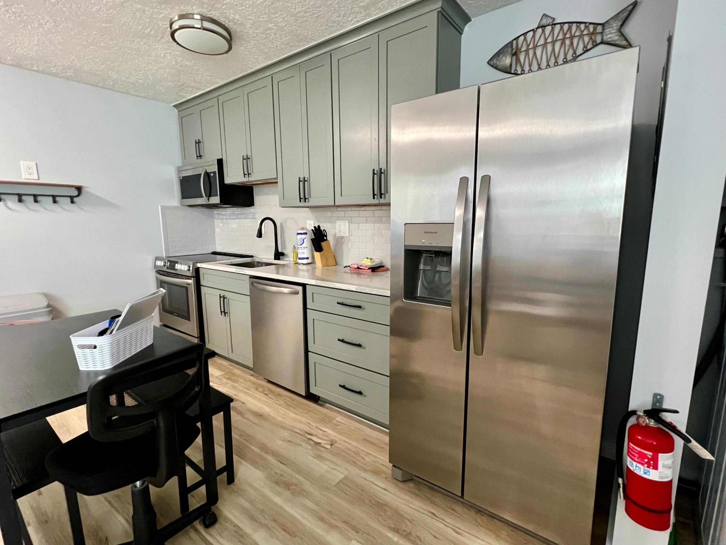 New! Beach Walk 6! Dog Friendly, Free Activities Included!