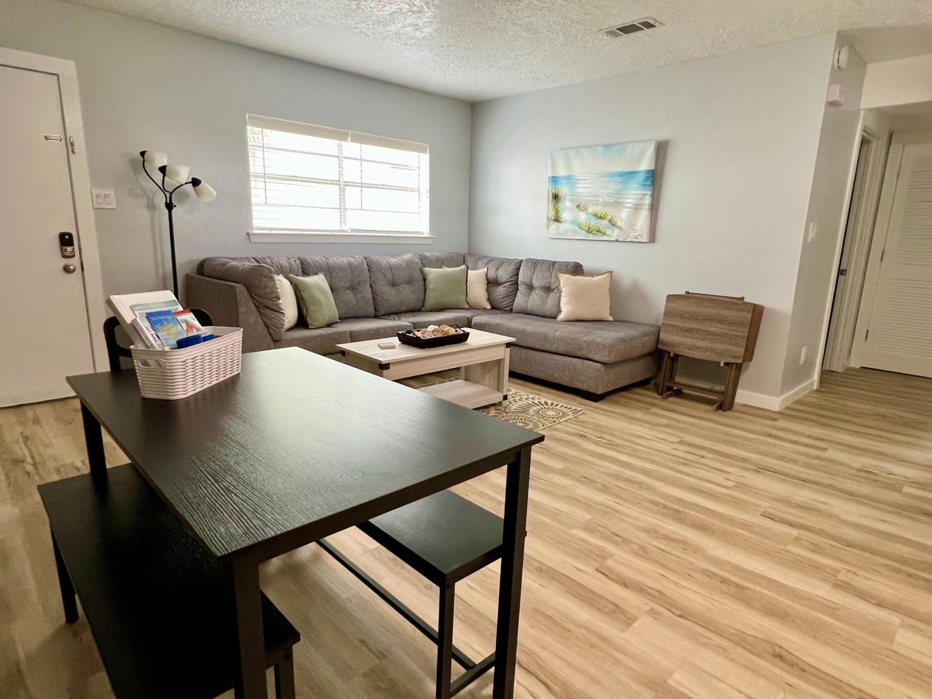 New! Beach Walk 6! Dog Friendly, Free Activities Included!