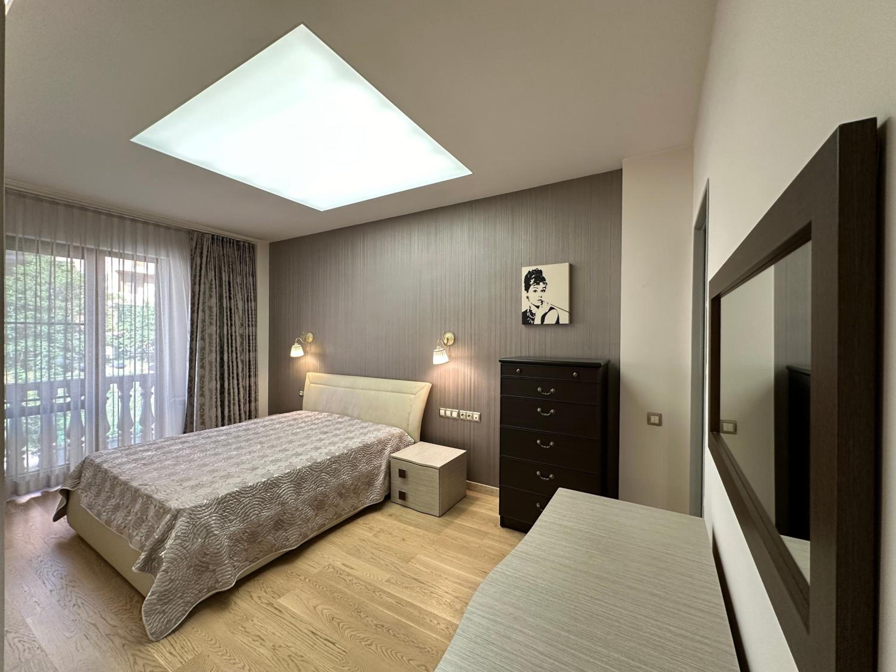Verin Antarayin street, 3 bedrooms Beautiful and Spacious apartment VA111